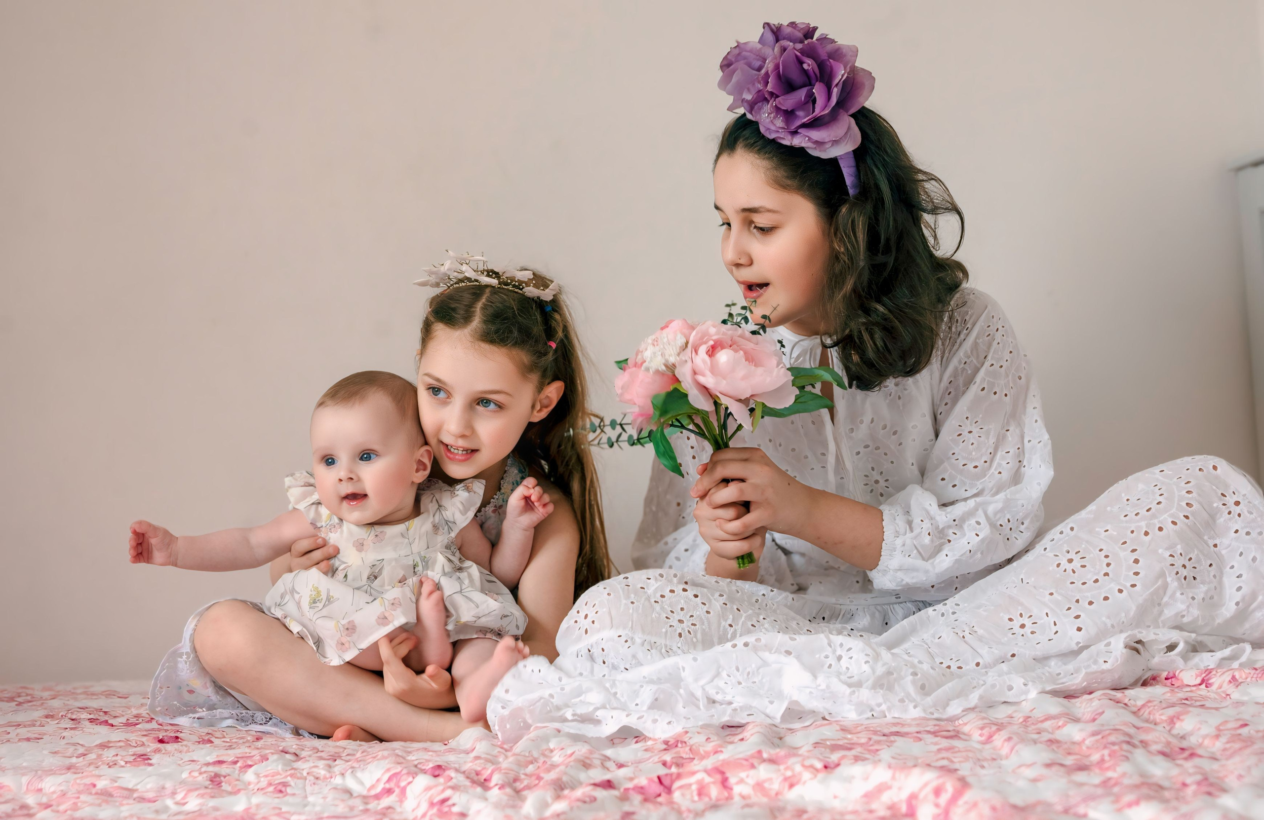 Family photoshoot in Paris. Alina Tagzieva- a photograper in Paris