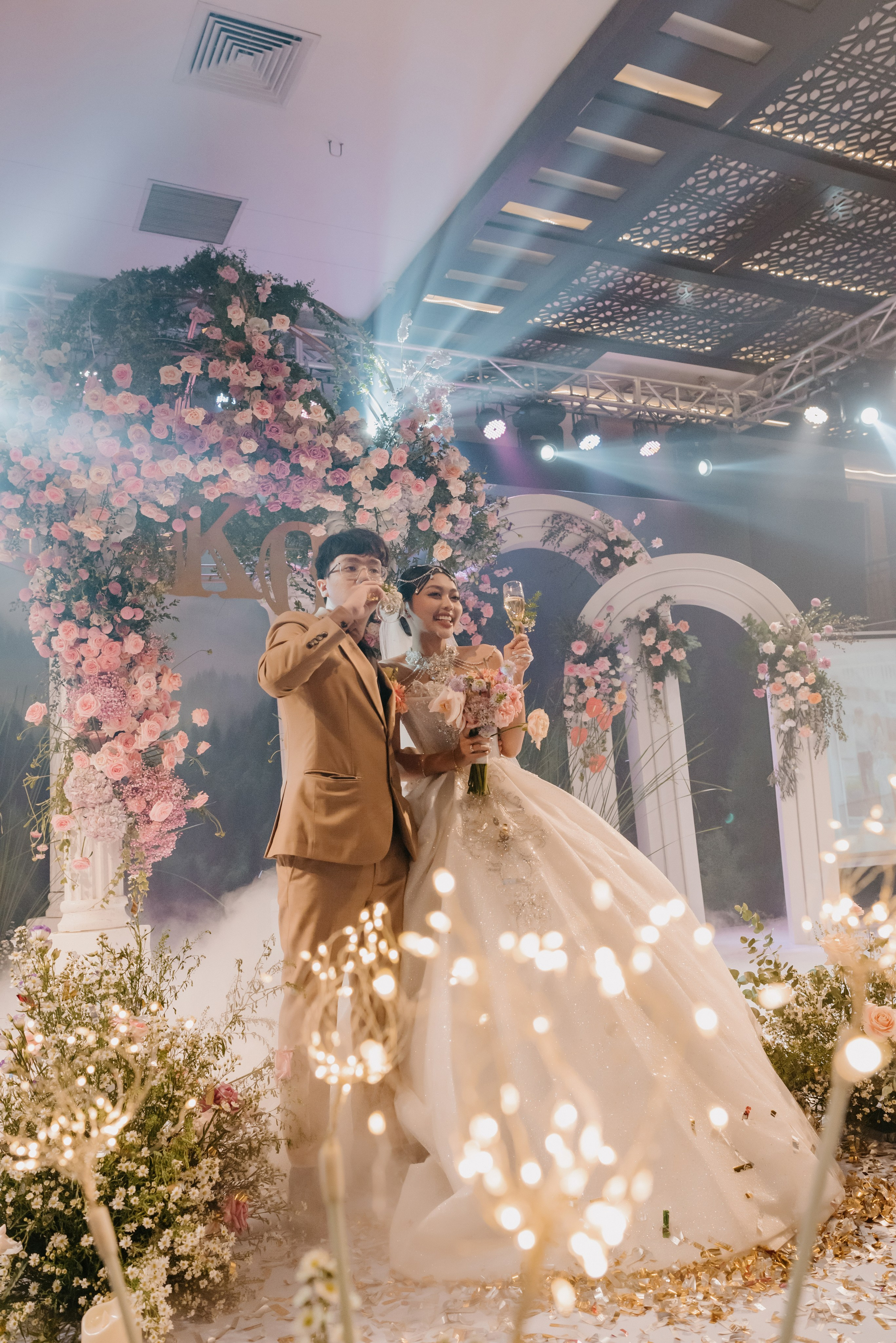 KHANG & QUYEN / Lavela Hotel. Saigon Wedding Present | Art Beyond Moments