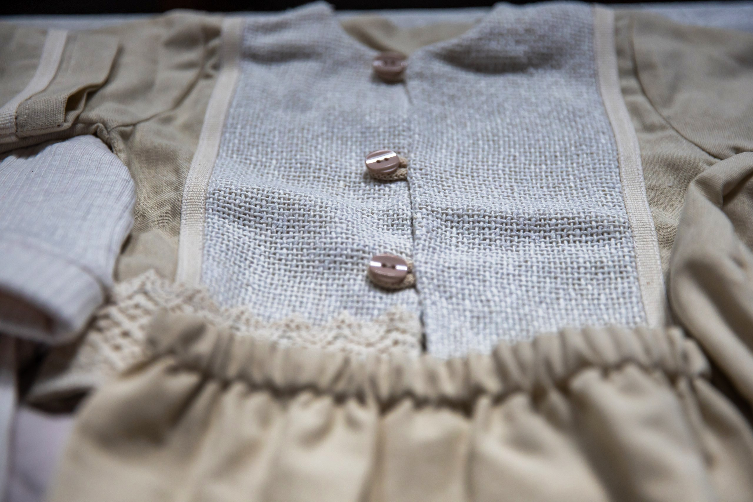 - nunta--fotograf-profesionist-botosani  - fotografie-nunta-romantica - imagini-nunta-in-natura-alin-chirila-fotograf  - fotografii-cuplu-indragostit-nunta-botosani  - sedinta-foto-miri-andrei-iustina-alinofotostudio  - amintiri-din-nunta-realizate-de-fotograf-profesionist  - povestea-nuntii-andrei-si-iustina-in-imagini-alinofotostudio-fotograf evenimente- evenimente Botoșani -fotograf Suceava - fotograf Iași- servicii foto. servicii foto Botoșani. servicii foto video Botoșani. otograf-nunta-botosani-fotograf nunta. fotograf evenimente. fotograf nunta Botoșani. Alin chirila. Alin chirila fotograf. Alinofotostudio.- servicii foto. servicii foto Botoșani. servicii foto video Botoșani. fotograf nunta. fotograf evenimente. fotograf nunta Botoșani. Alin chirila. Alin chirila fotograf. Alinofotostudio.fotograf stare civilă,poze stare civilă,album foto stare civilă,servicii foto suceava,fotograf evenimente suceava,fotograf nuntă suceava,poze cununie civilă,ședință foto stare civilă,sesiune foto suceava,fotograf profesionist suceava,fotograf botosani,stare civila botosani,alinofotostudio,alin chirila fotograf.servicii foto. servicii foto Botoșani. servicii foto video Botoșani. fotograf nunta. fotograf evenimente. fotograf nunta Botoșani. Alin chirila. Alin chirila fotograf. Alinofotostudio.fotograf stare civilă,poze stare civilă,album foto stare civilă,servicii foto suceava,fotograf evenimente suceava,fotograf nuntă suceava,poze cununie civilă,ședință foto stare civilă,sesiune foto suceava,fotograf profesionist suceava,fotograf botosani,stare civila povestitor prin fotografiebotosani,alinofotostudio,alin chirila fotograf,servicii foto. servicii foto Botoșani. servicii foto video Botoșani. fotograf nunta. fotograf evenimente. fotograf nunta Botoșani. Alin chirila. Alin chirila fotograf. Alinofotostudio.fotograf stare civilă,poze stare civilă,album foto stare civilă,servicii foto suceava,fotograf evenimente suceava,fotograf nuntă suceava,poze cununie civilă,ședință foto stare civilă,sesiune foto suceava,fotograf profesionist suceava,fotograf botosani,stare civila botosani,alinofotostudio,alin chirila fotograf,cununie religioasă botoșani,andreea și neculai,capela militară botoșani,foto conacul zăicești,fotograf nuntă botoșani,fotograf cununie religioasă,foto evenimente botoșani,poze cununie capela militară,ședință foto zăicești,fotograf profesionist botoșaniMire și mireasă – Sergiu & Liliana – ziua nunții, 2024  - Emoții în ziua nunții – Sergiu și Liliana  - Dansul mirilor – fotografie artistică nuntă 2024  - Sedinta foto romantică în natură – Sergiu & Liliana  - Rochia de mireasă și detalii de nuntă elegan-Album de cununie civilă Florin și Anda – Fotografii profesionale realizate de Alin Chirilă în Botoșani -fotograf prin fotografie-Ședință foto Trash the Dress pe muntele Rarău cu Iulian și Iuliana – fotografie de cuplu, natură montană, emoție autentică surprinsă de Alin Chirilă, povestitor prin fotografie.- "Iulian și Iuliana pe crestele Rarăului – fotografie Trash the Dress în natură"  - "Cuplu îmbrățișat la apus pe muntele Rarău – ședință foto după nuntă"  - "Rochie de mireasă în vânt pe munte – Trash the Dress Rarău-1. Iulian și Iuliana pe muntele Rarău – ședință foto Trash the Dress în natură, cu peisaj montan spectaculos  2. Cuplu în îmbrățișare pe Rarău – emoție autentică surprinsă după nuntă  3. Rochie de mireasă în bătaia vântului – fotografie artistică Trash the Dress în munți  4. Mire și mireasă privind spre orizont – dragoste și libertate pe muntele Rarău  5. Iuliana zâmbind în rochia de mireasă – portret în natură, Trash the Dress  6. Iulian ținându-și mireasa de mână – ședință foto romantică pe munte  7. Detaliu cu rochia pe stâncă – estetică naturală Trash the Dress Rarău  8. Cuplu în mers pe poteca Rarăului – fotografie simbolică de după nuntă  9. Apus de soare pe Rarău în spatele mirilor – imagine de poveste Trash the Dress  10. Iulian și Iuliana râzând împreună – momente autentice surprinse de Alin Chirilă, povestitor prin fotografie-fotograf-nunta-cerbu-botosan trash-the-dress-botosani Alin Chirilă Fotograf – fotograf de nuntă Botoșani-fotograf nuntă Botoșani-fotograf nuntă Cerbu Botoșani-fotograf profesionist nuntă Botoșani-fotografie de nuntă Botoșani-fotograf evenimente Botoșani-fotograf nuntă Moldova-fotograf trash the dress Botoșani	- fotograf pregătirea mirilor Botoșani	-fotograf ceremonie religioasă nuntă-fotograf petrecere nuntă Botoșani- fotograf nuntă Botoșani pregătirea mirelui- pregătirea mirelui fotografie nuntă Cerbu Botoșani-fotograf nuntă Botoșani pregătirea miresei -mireasă pregătiri nuntă Cerbu Botoșani-fotograf nuntă Botoșani nașii mirilor-ceremonie religioasă nuntă Cerbu Botoșani-fotograf nuntă Botoșani ceremonie religioasă biserică-petrecere nuntă Cerbu Botoșani invitați dans-fotograf nuntă Botoșani petrecere restaurant-ședință foto trash the dress-fotograf trash the dress Botoșani ședință foto după nuntă-Fotograf nuntă Botoșani – galerie foto reală de la evenimente