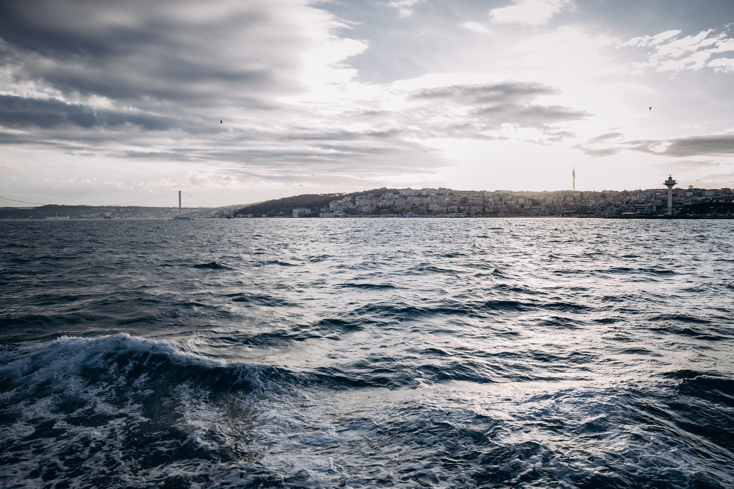 . Destination wedding photoshoot in Istanbul – Bosphorus, Lake Como, Spain, Italy, French coast.