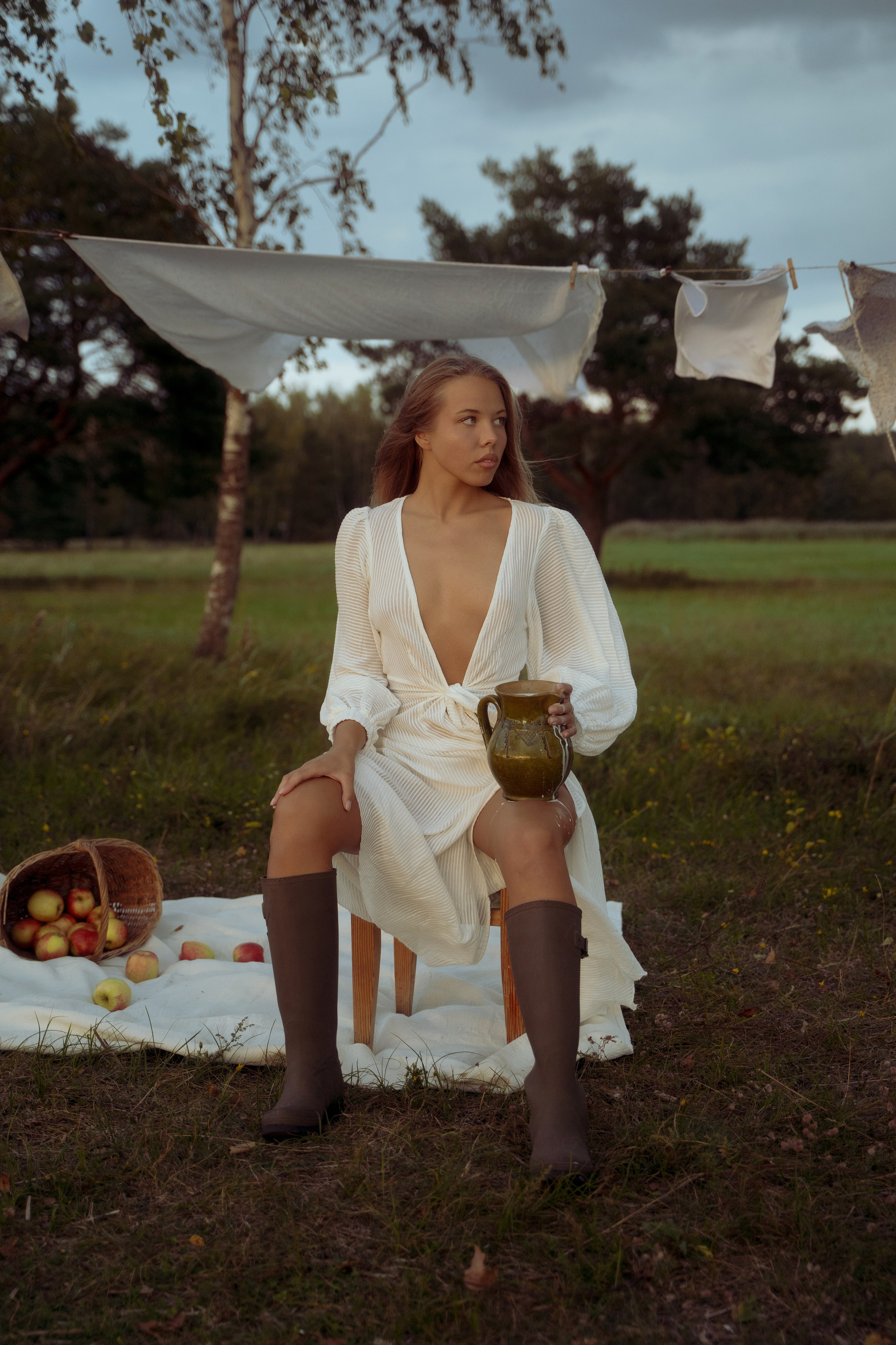 Storm, linen and milk