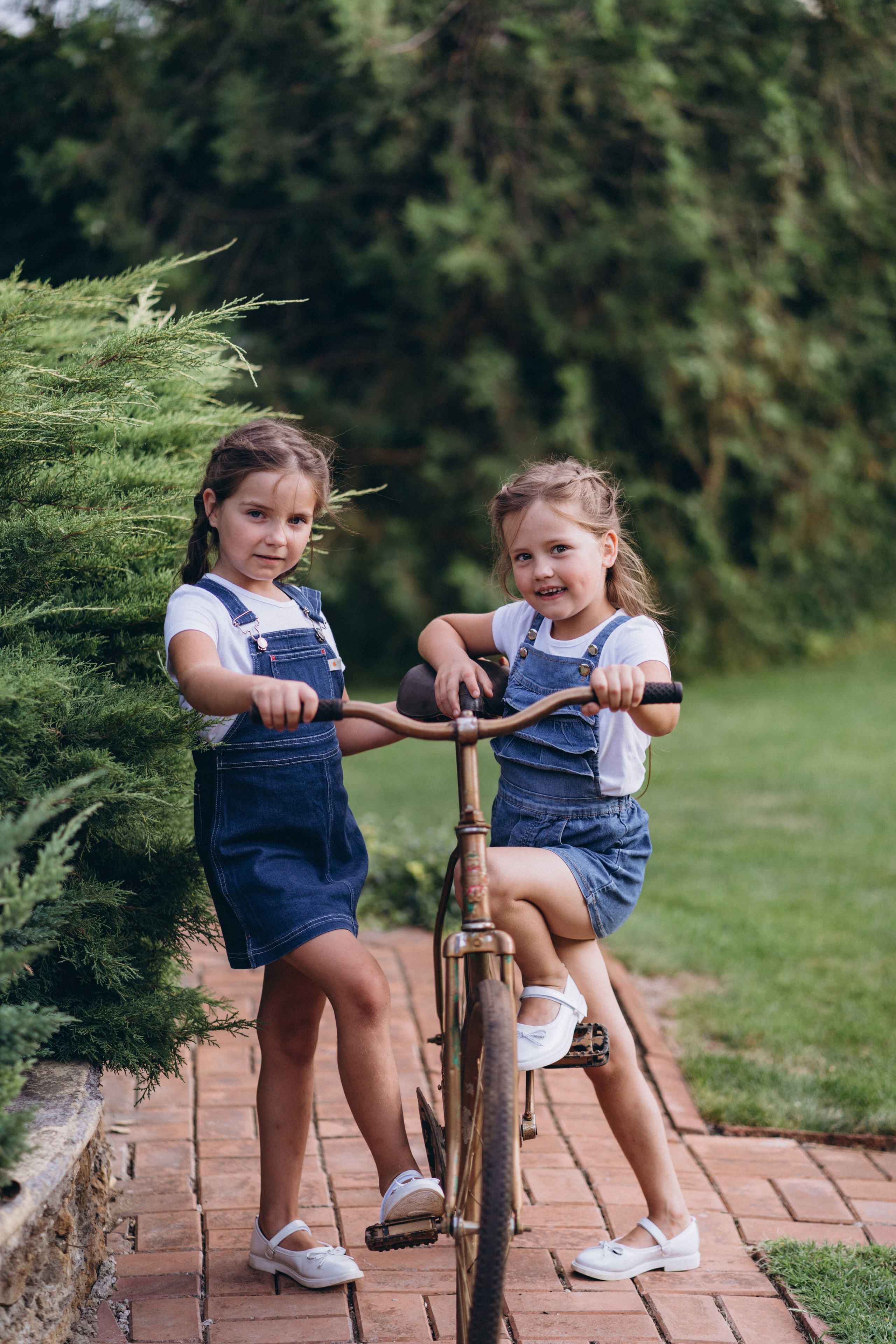 Family photoshoot. Wedding and family photographer Ireland