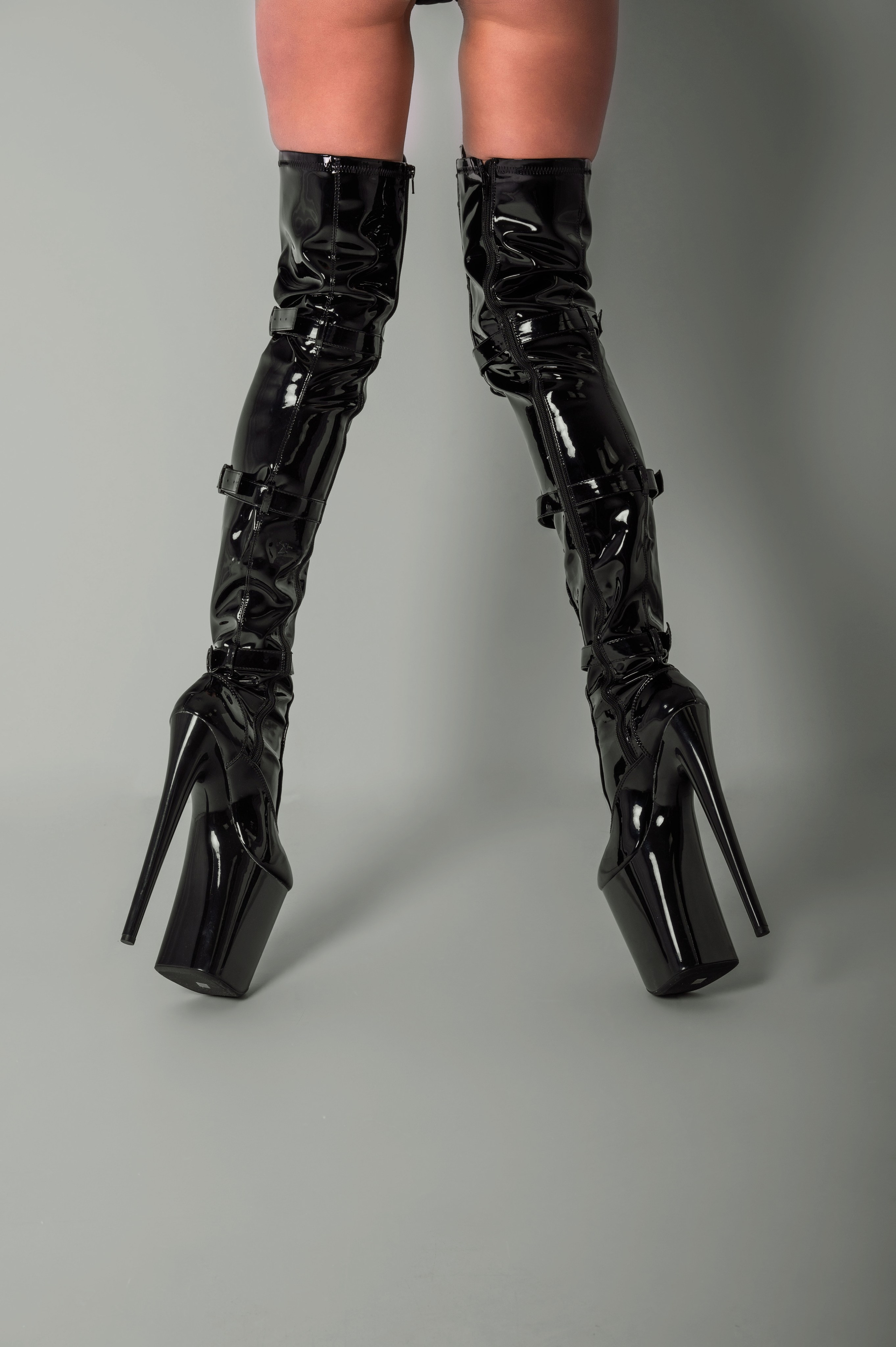 Heels shoes (lookbook) for pole dance. Photographer in Luxembourg Tanita