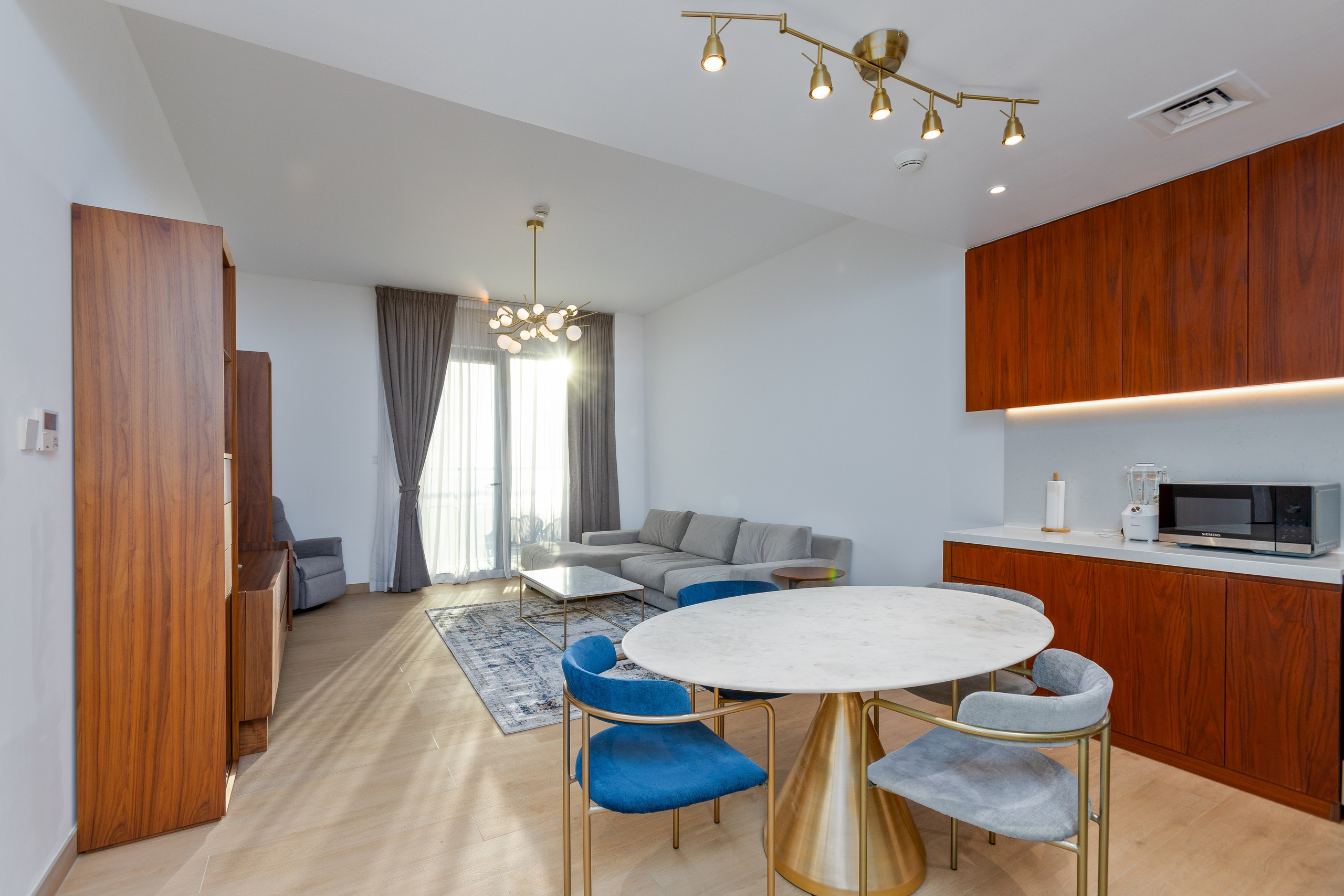 Le Pont 1 — 1BR. Samy Mar Boy │Portrait, Automotive and Real Estate Photographer