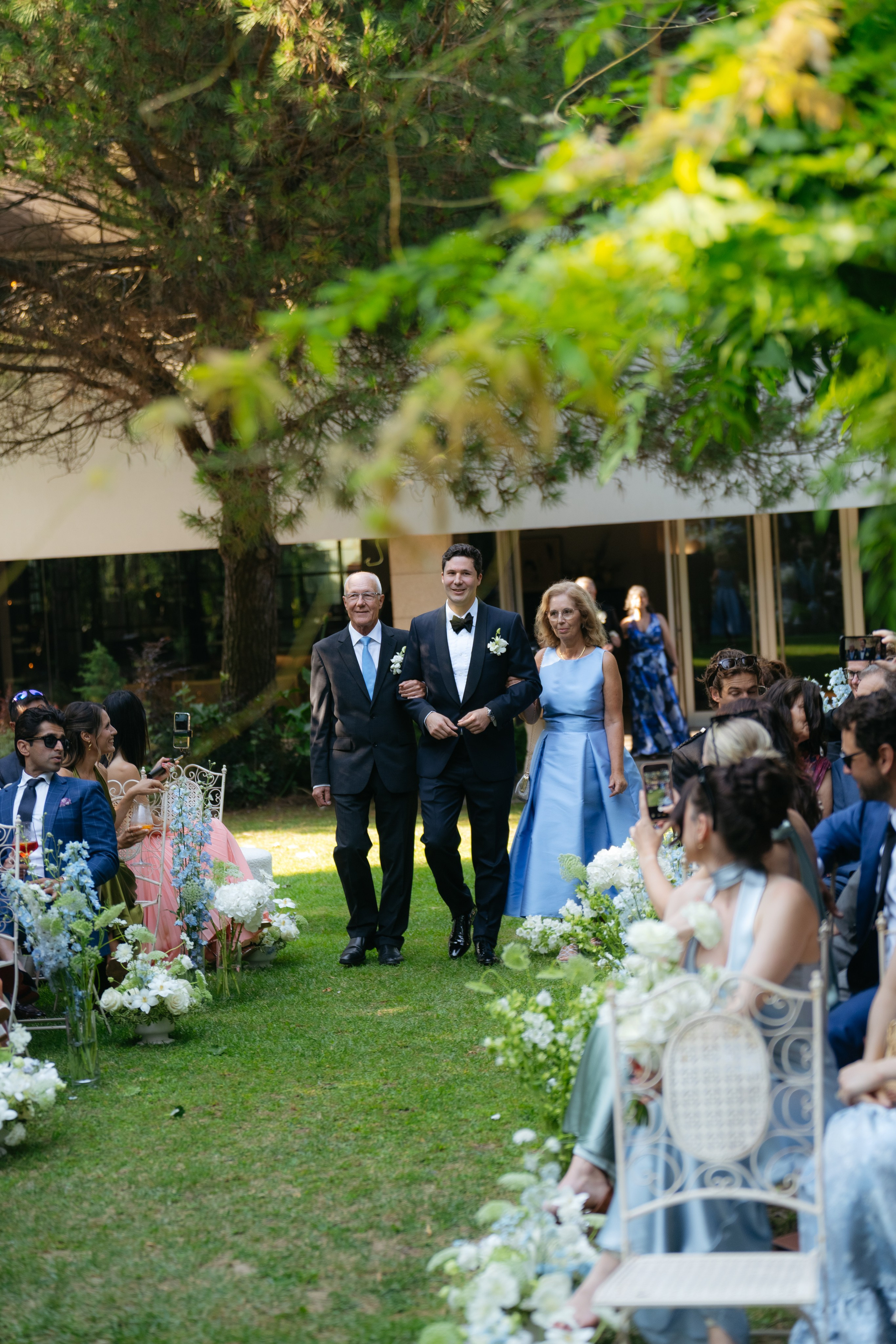 André and Gabrielle | A Timeless Garden Wedding at the Aqueduct
