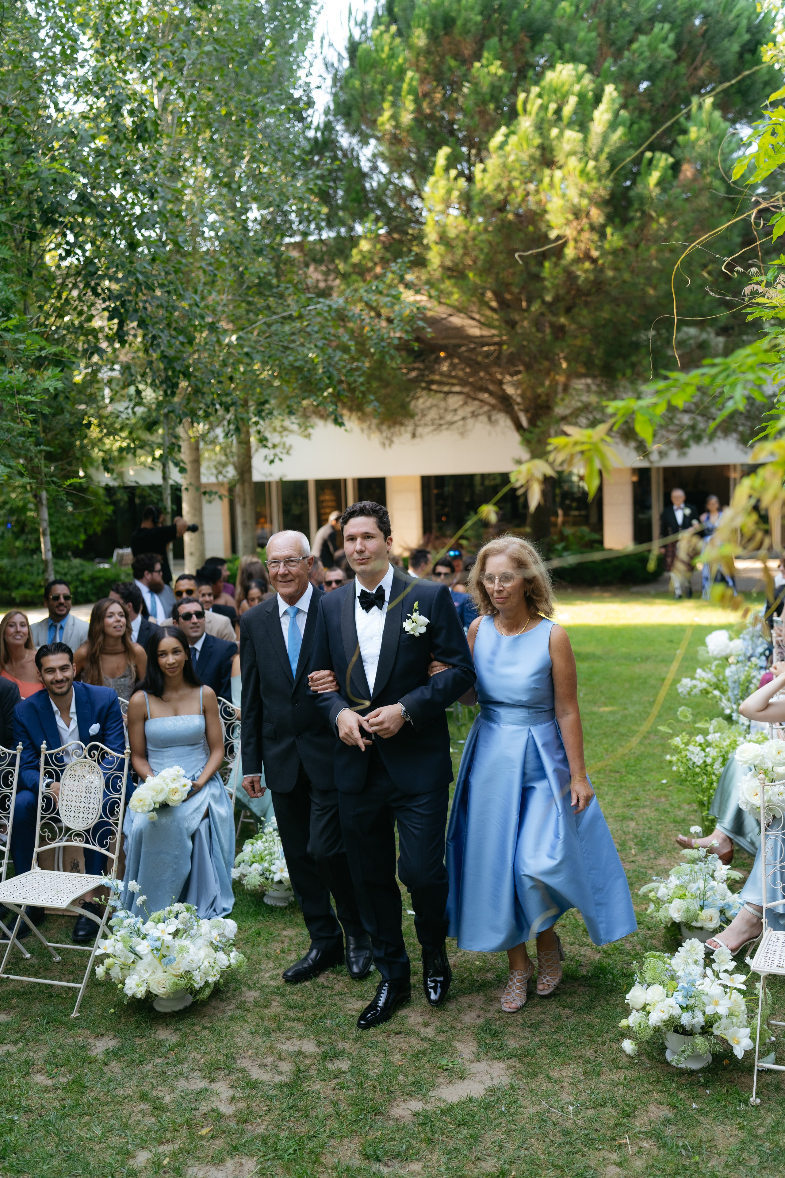 André and Gabrielle | A Timeless Garden Wedding at the Aqueduct