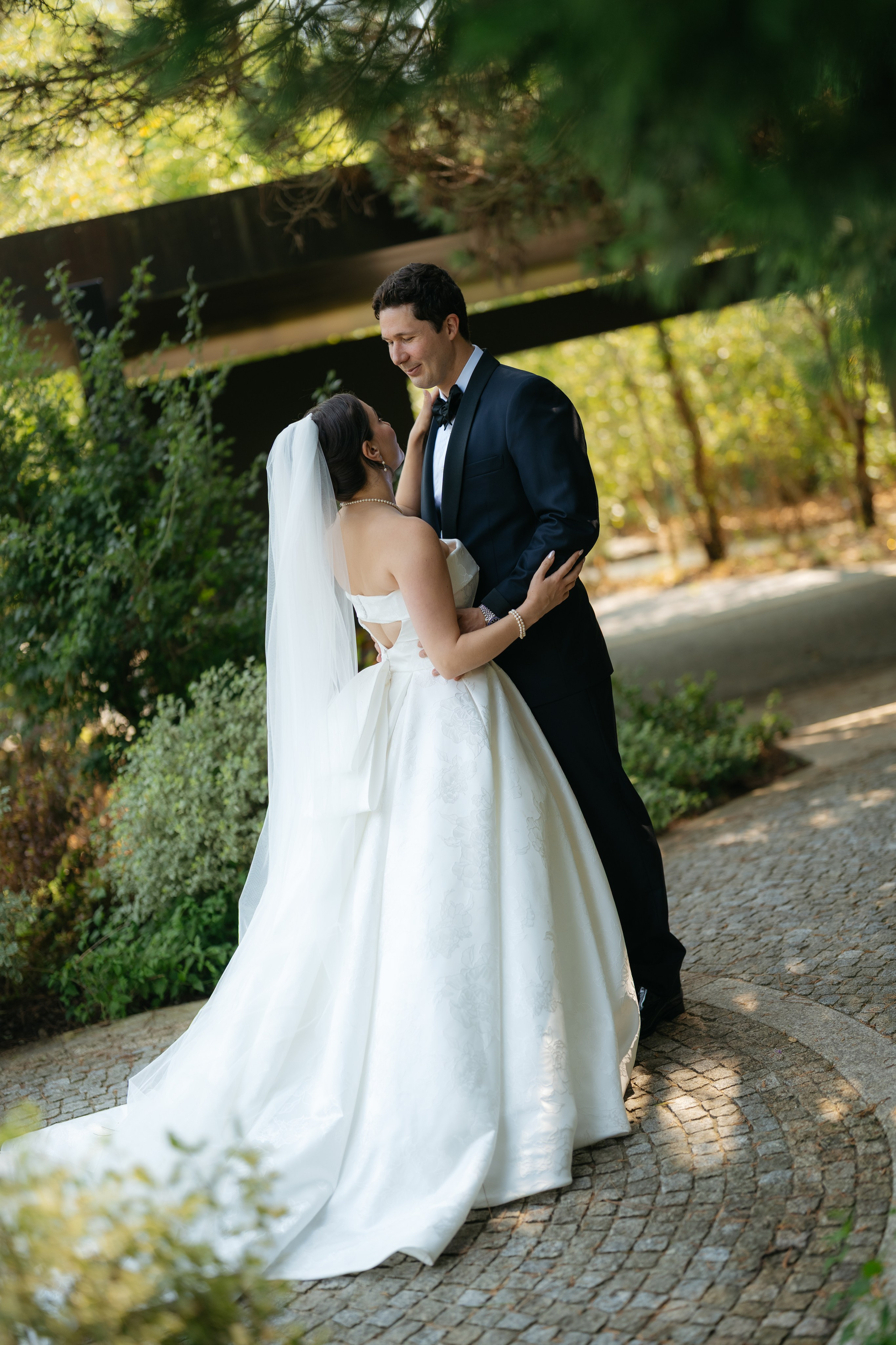 André and Gabrielle | A Timeless Garden Wedding at the Aqueduct
