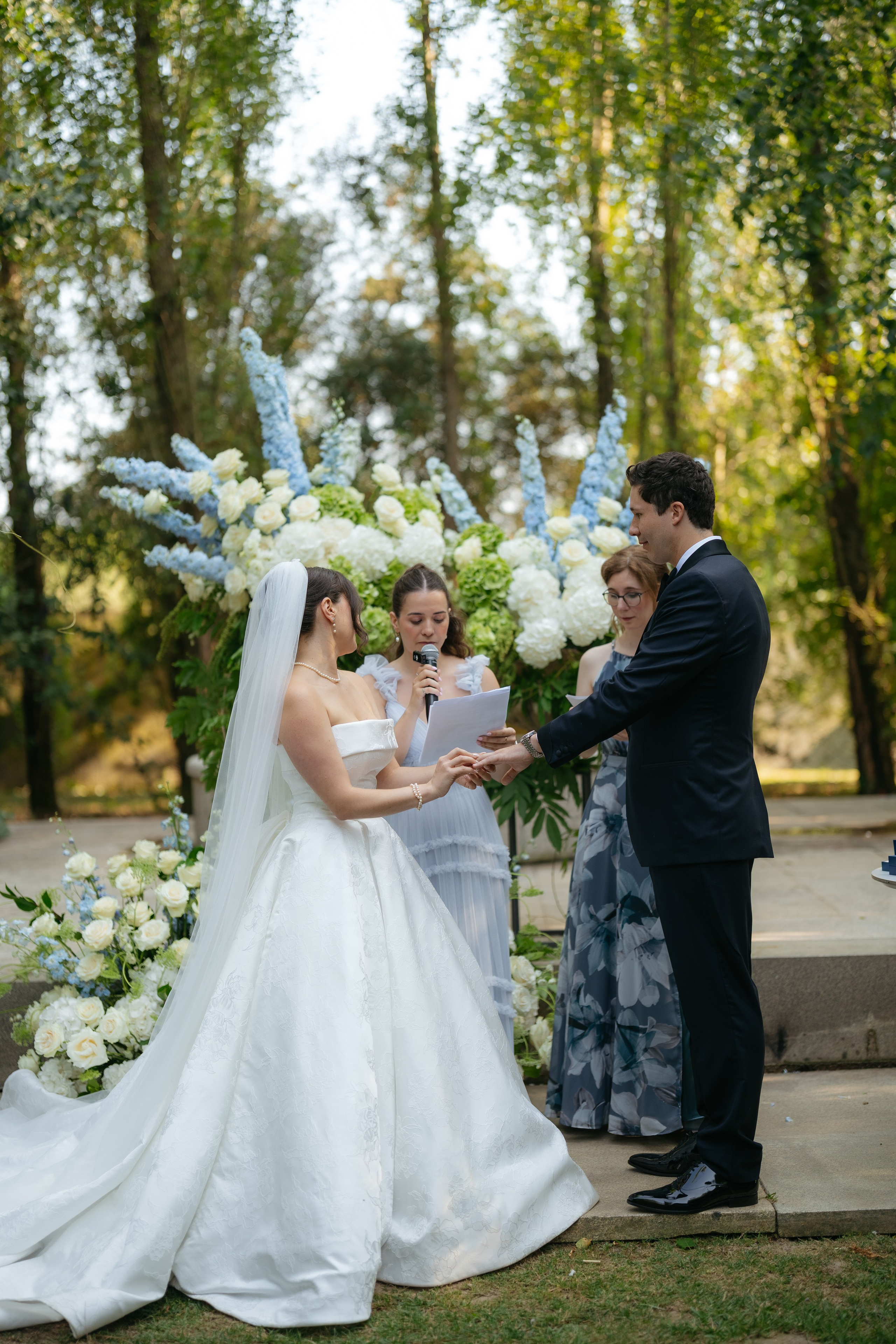 André and Gabrielle | A Timeless Garden Wedding at the Aqueduct
