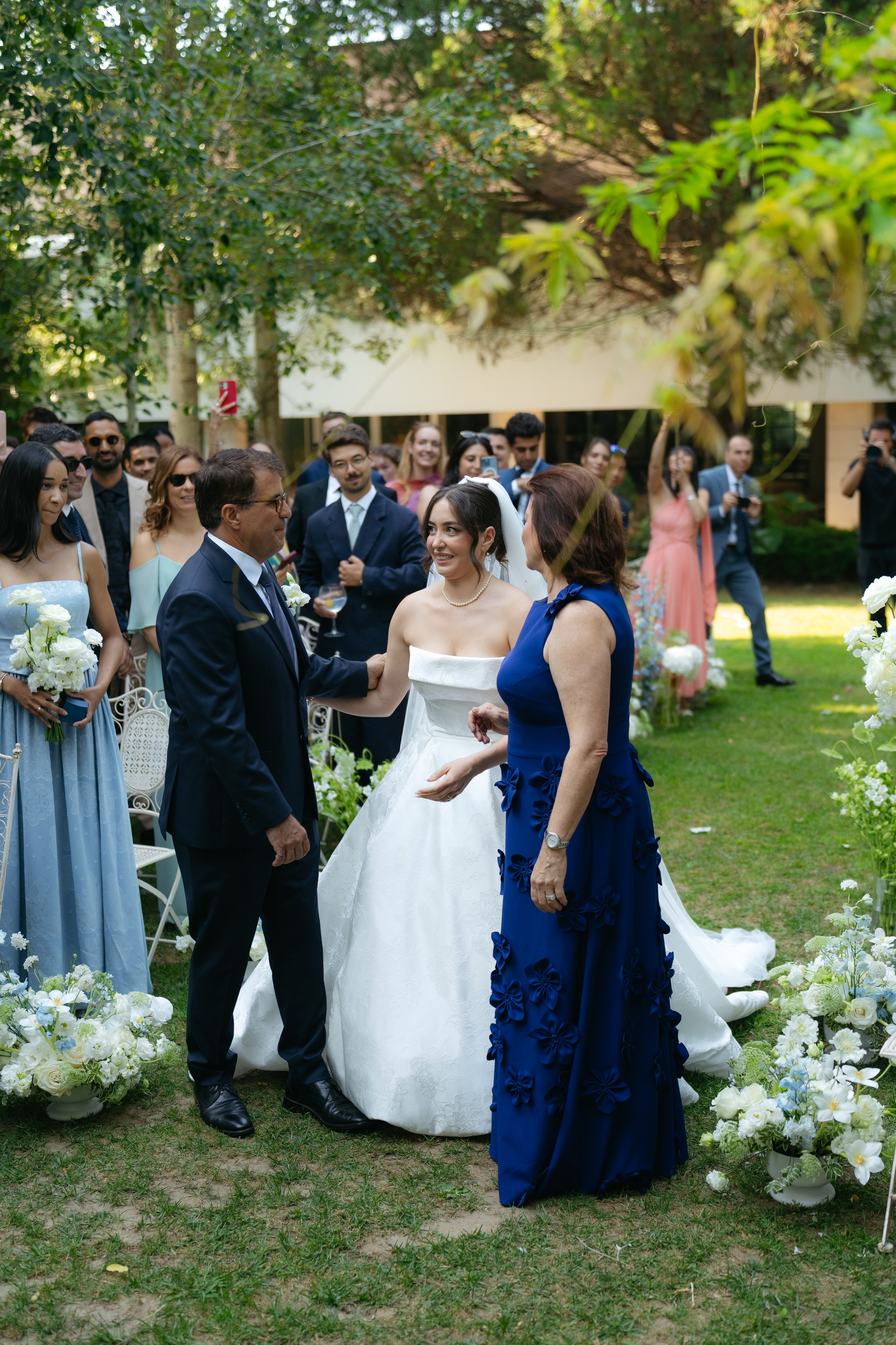 André and Gabrielle | A Timeless Garden Wedding at the Aqueduct