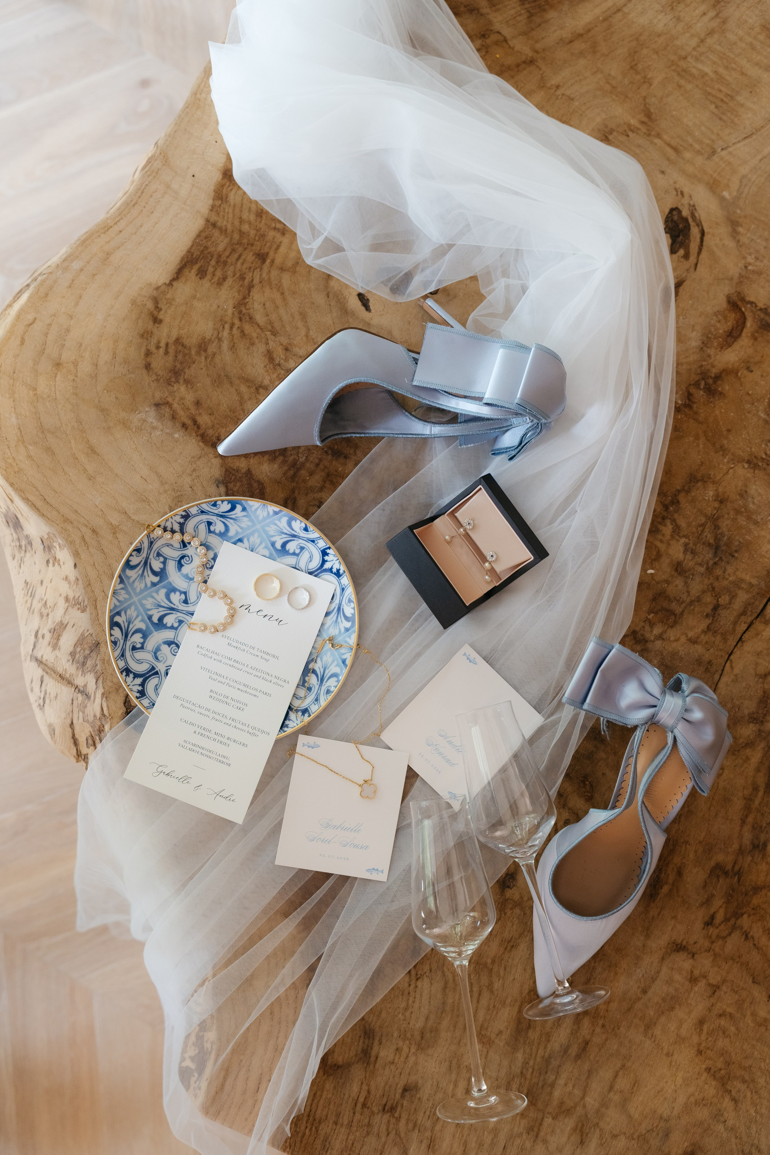 André and Gabrielle | A Timeless Garden Wedding at the Aqueduct