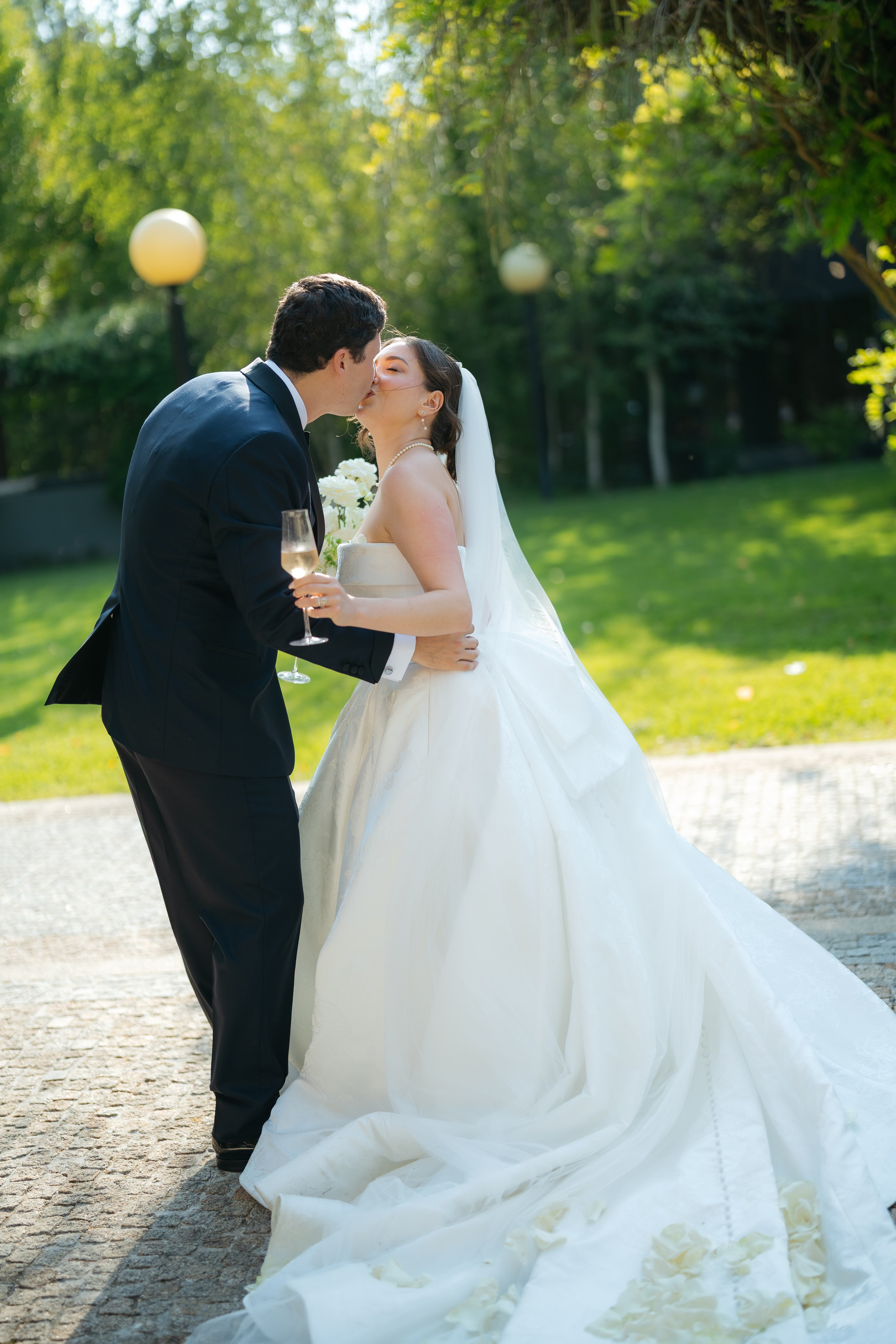 André and Gabrielle | A Timeless Garden Wedding at the Aqueduct