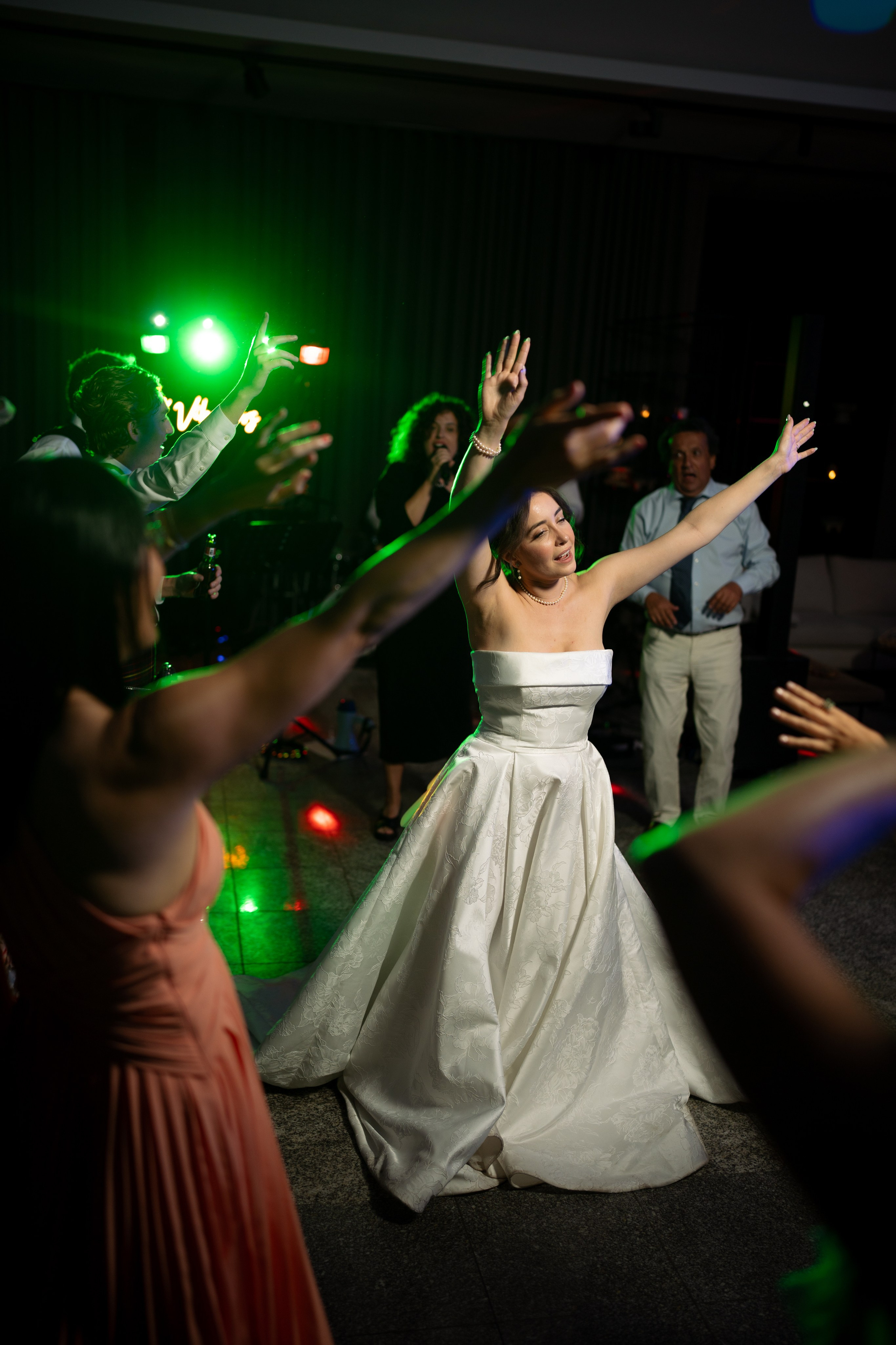 André and Gabrielle | A Timeless Garden Wedding at the Aqueduct