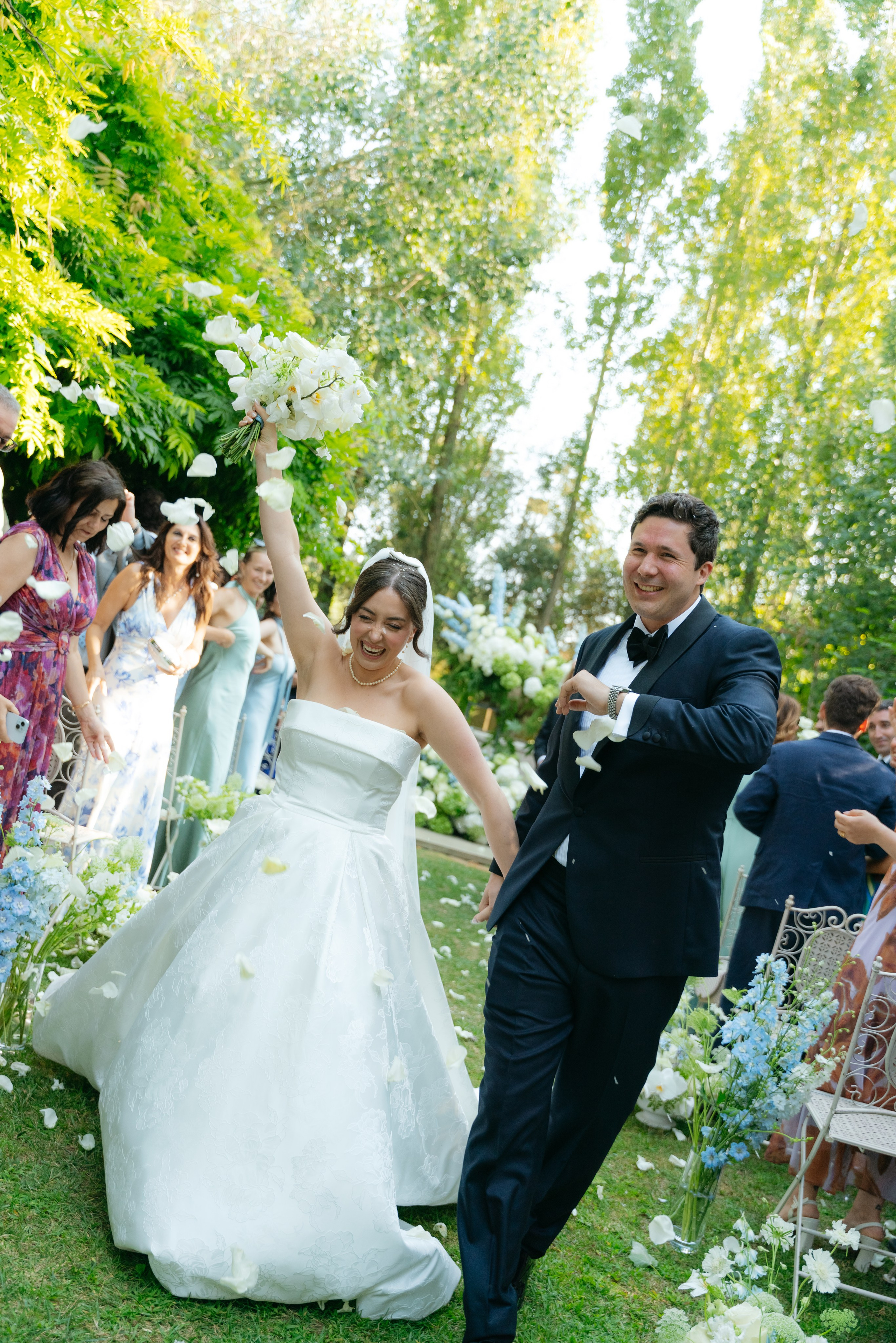 André and Gabrielle | A Timeless Garden Wedding at the Aqueduct