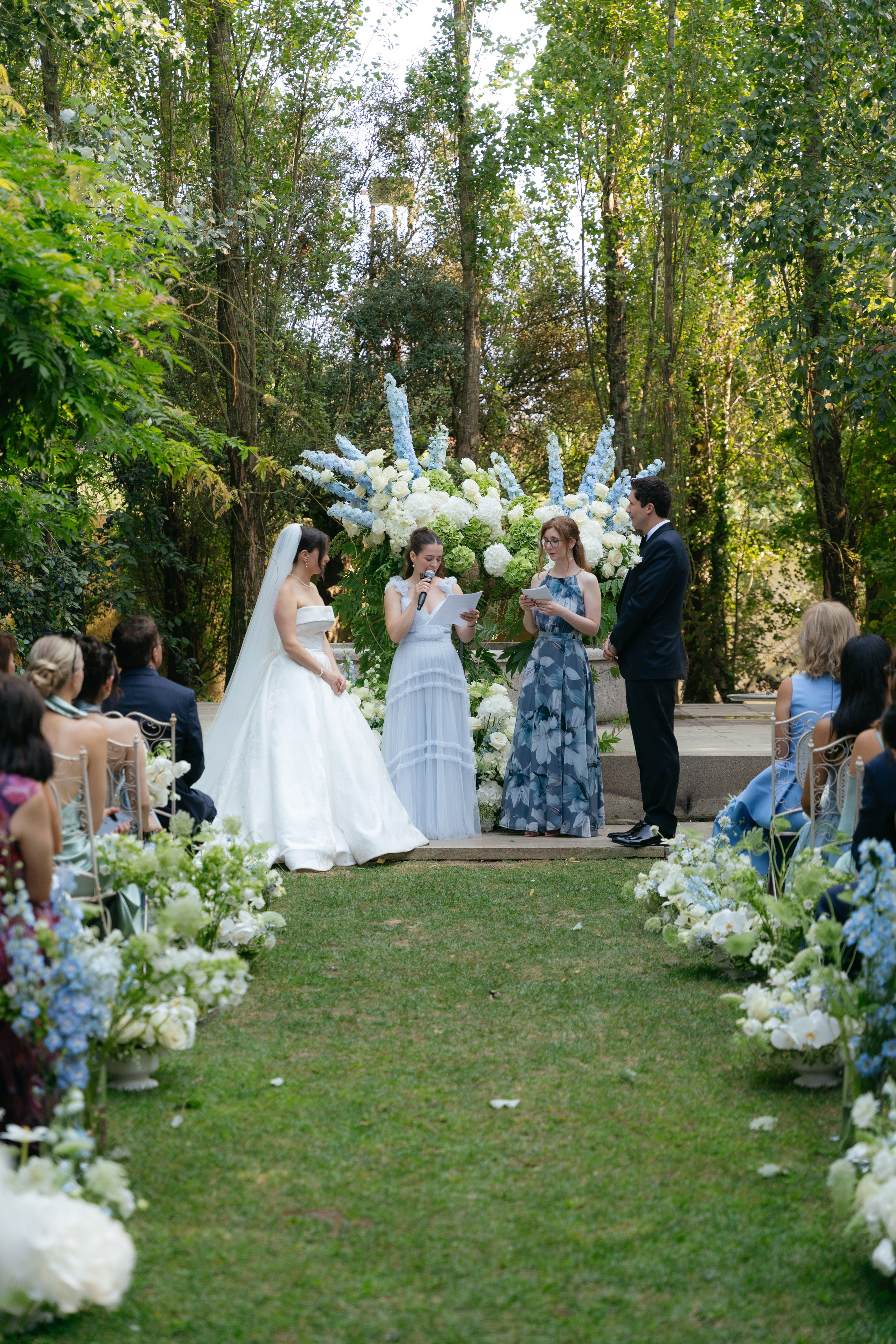 André and Gabrielle | A Timeless Garden Wedding at the Aqueduct