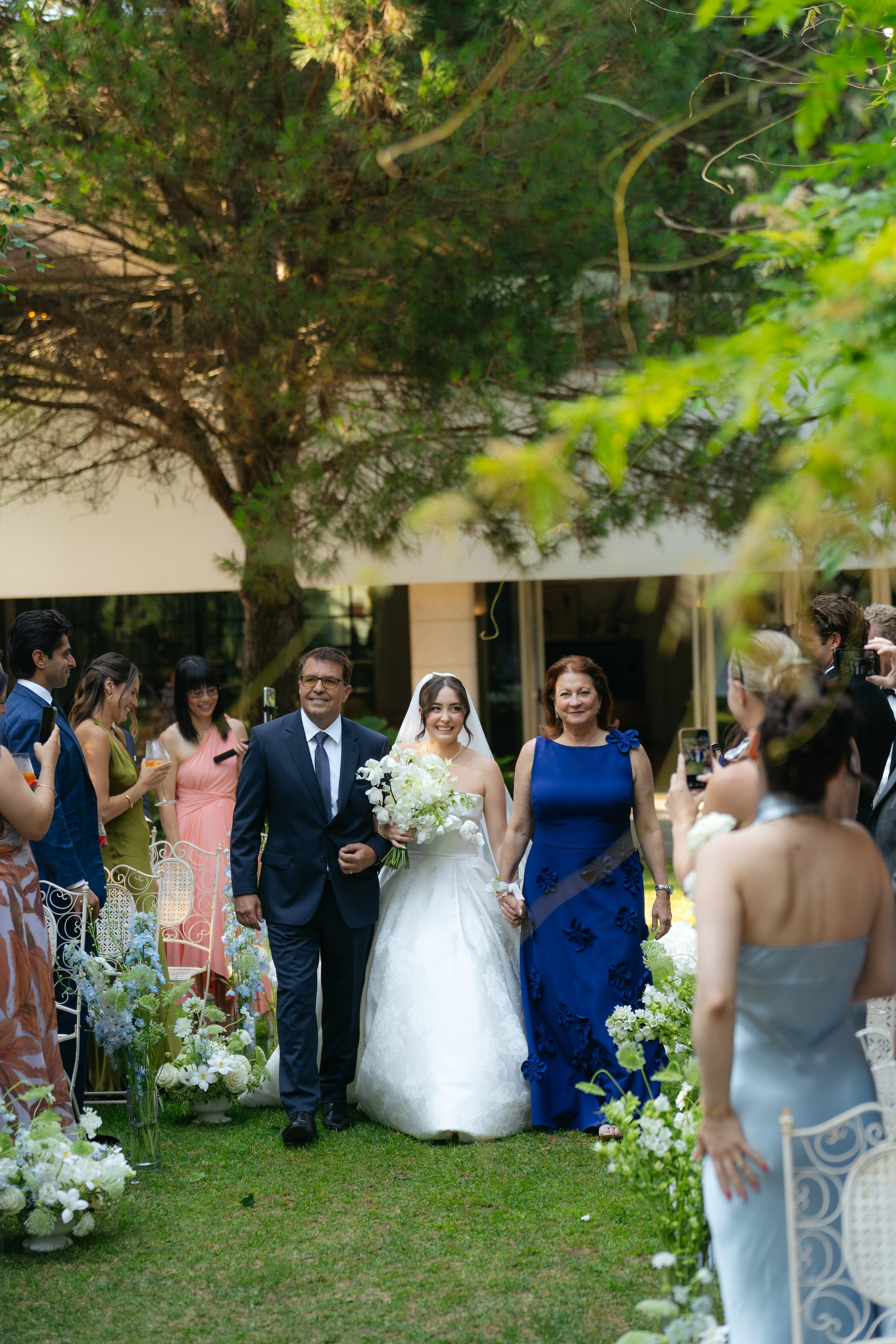 André and Gabrielle | A Timeless Garden Wedding at the Aqueduct