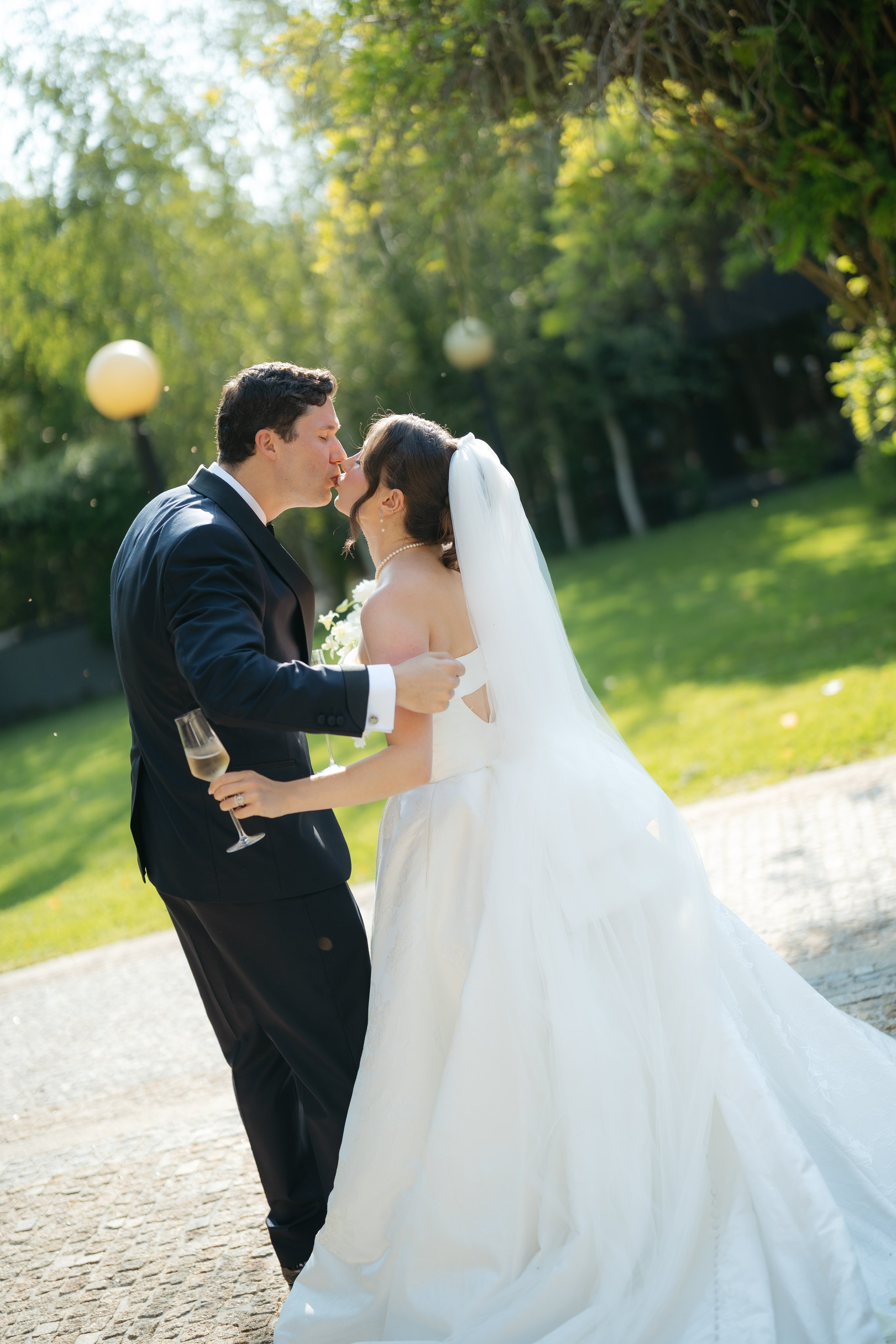 André and Gabrielle | A Timeless Garden Wedding at the Aqueduct
