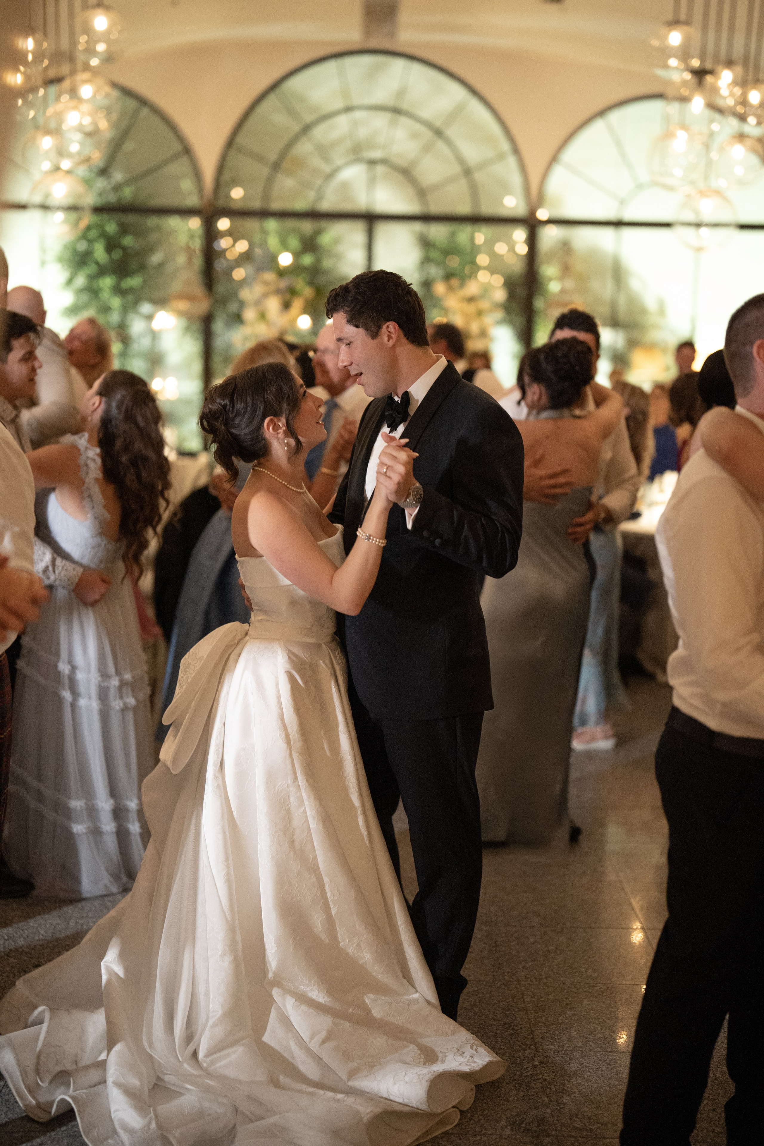 André and Gabrielle | A Timeless Garden Wedding at the Aqueduct