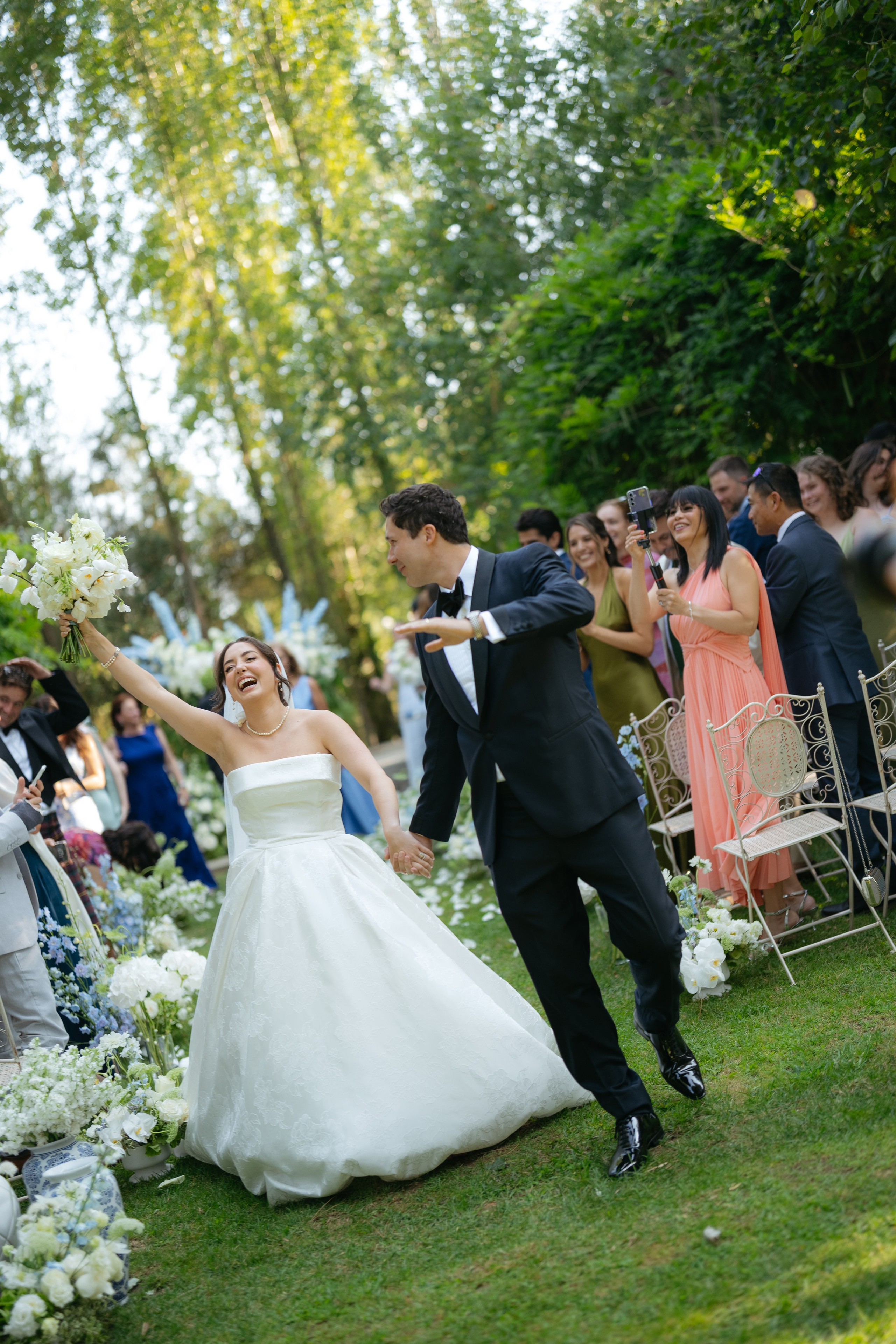 André and Gabrielle | A Timeless Garden Wedding at the Aqueduct