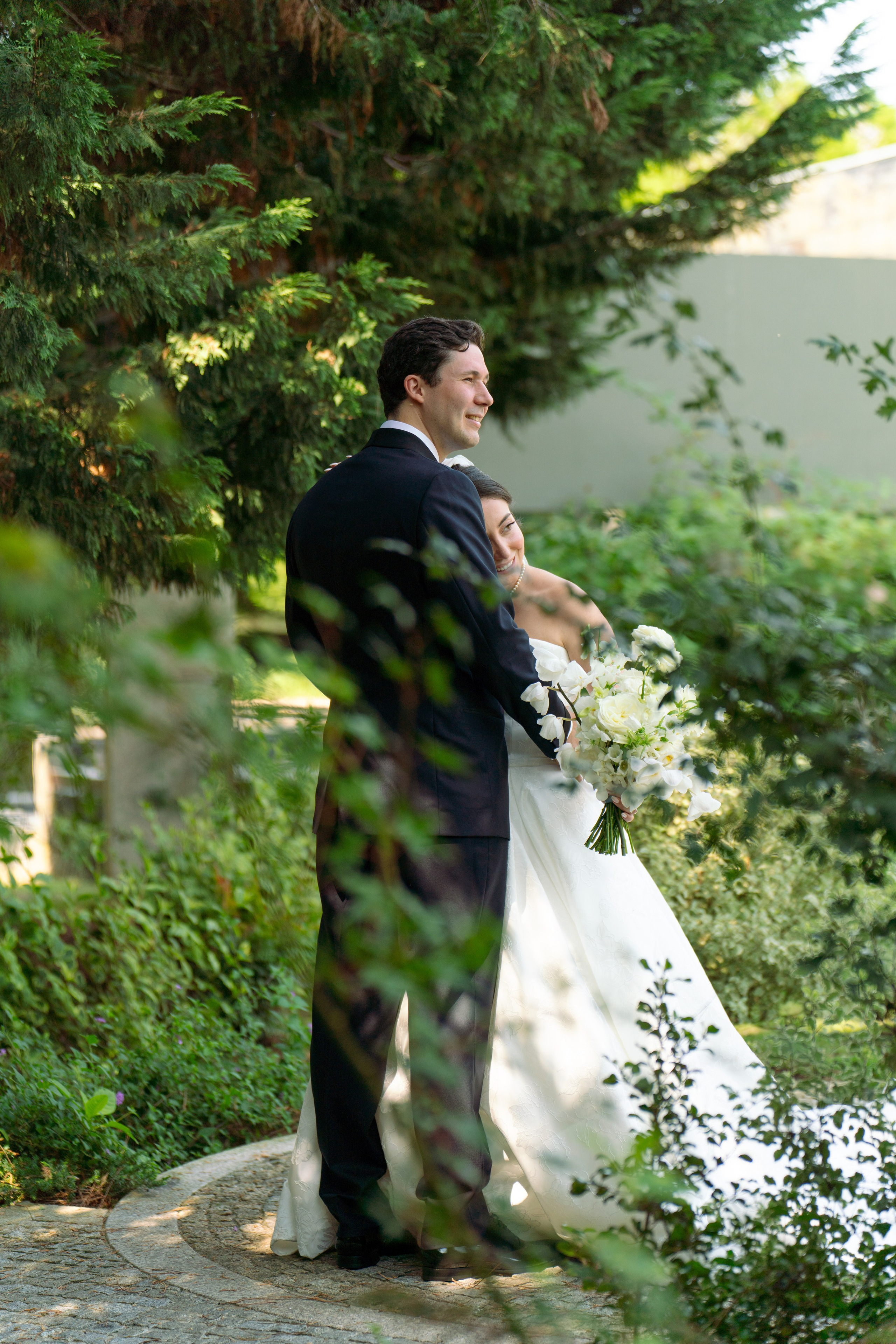 André and Gabrielle | A Timeless Garden Wedding at the Aqueduct