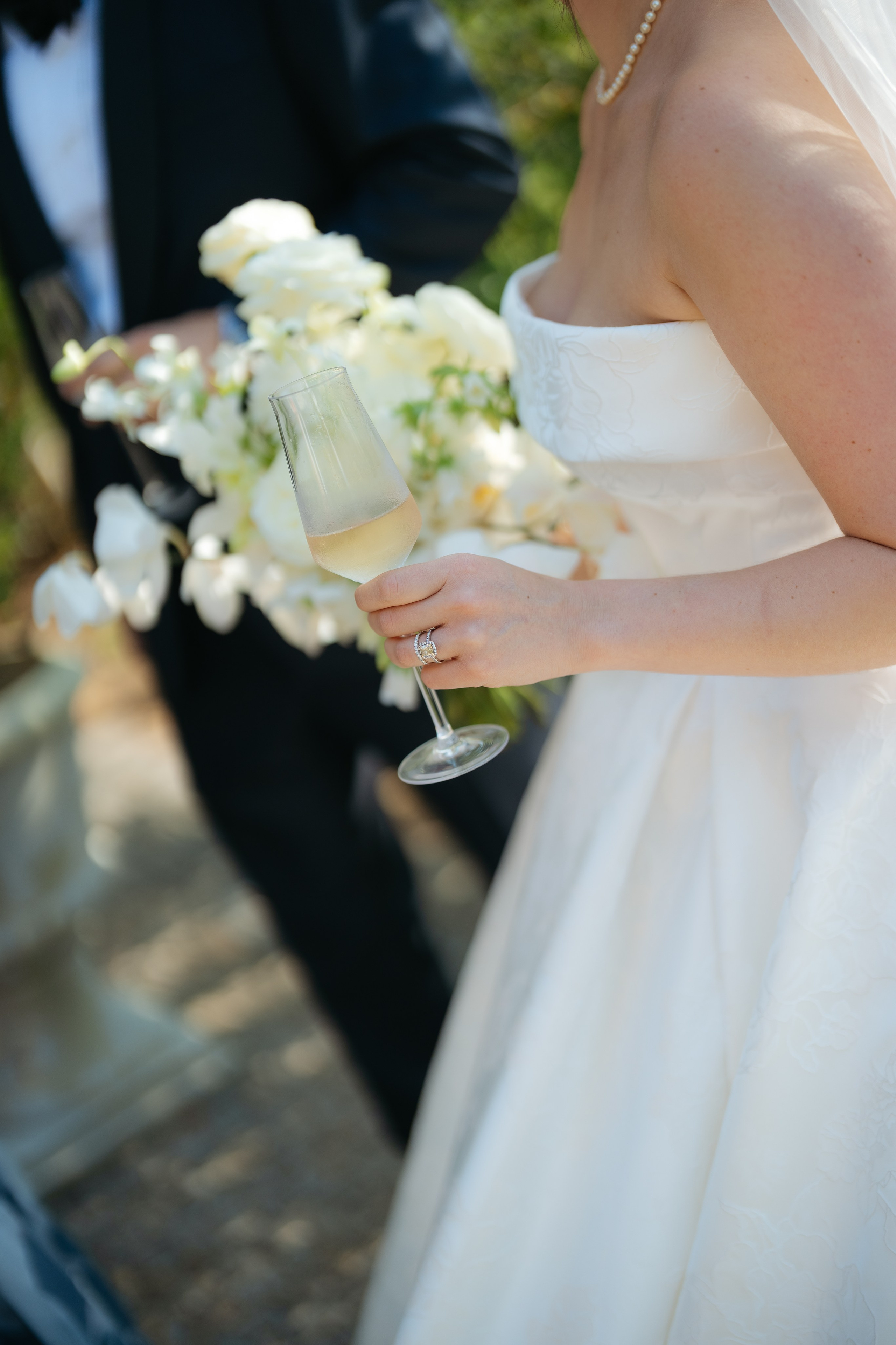 André and Gabrielle | A Timeless Garden Wedding at the Aqueduct