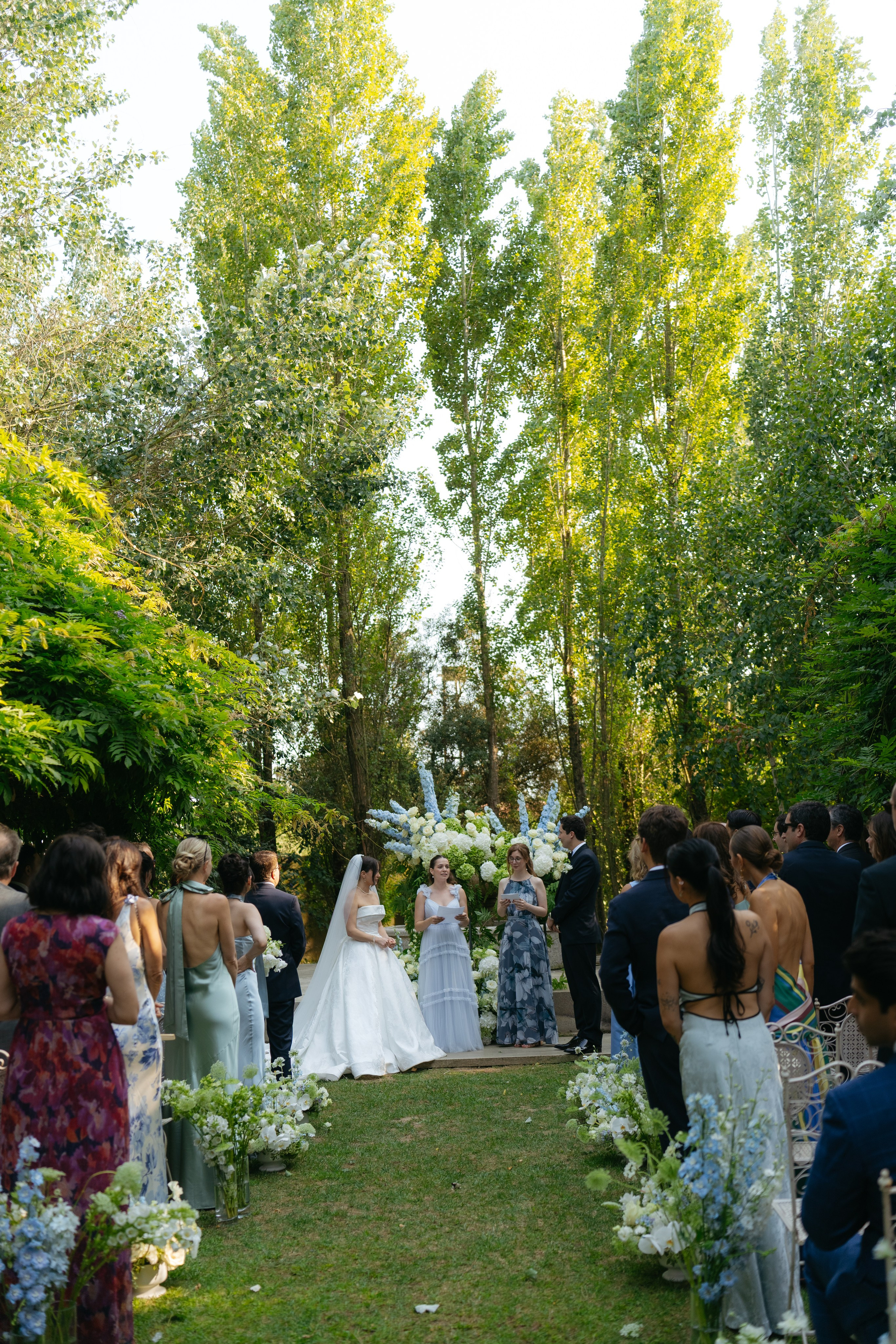 André and Gabrielle | A Timeless Garden Wedding at the Aqueduct