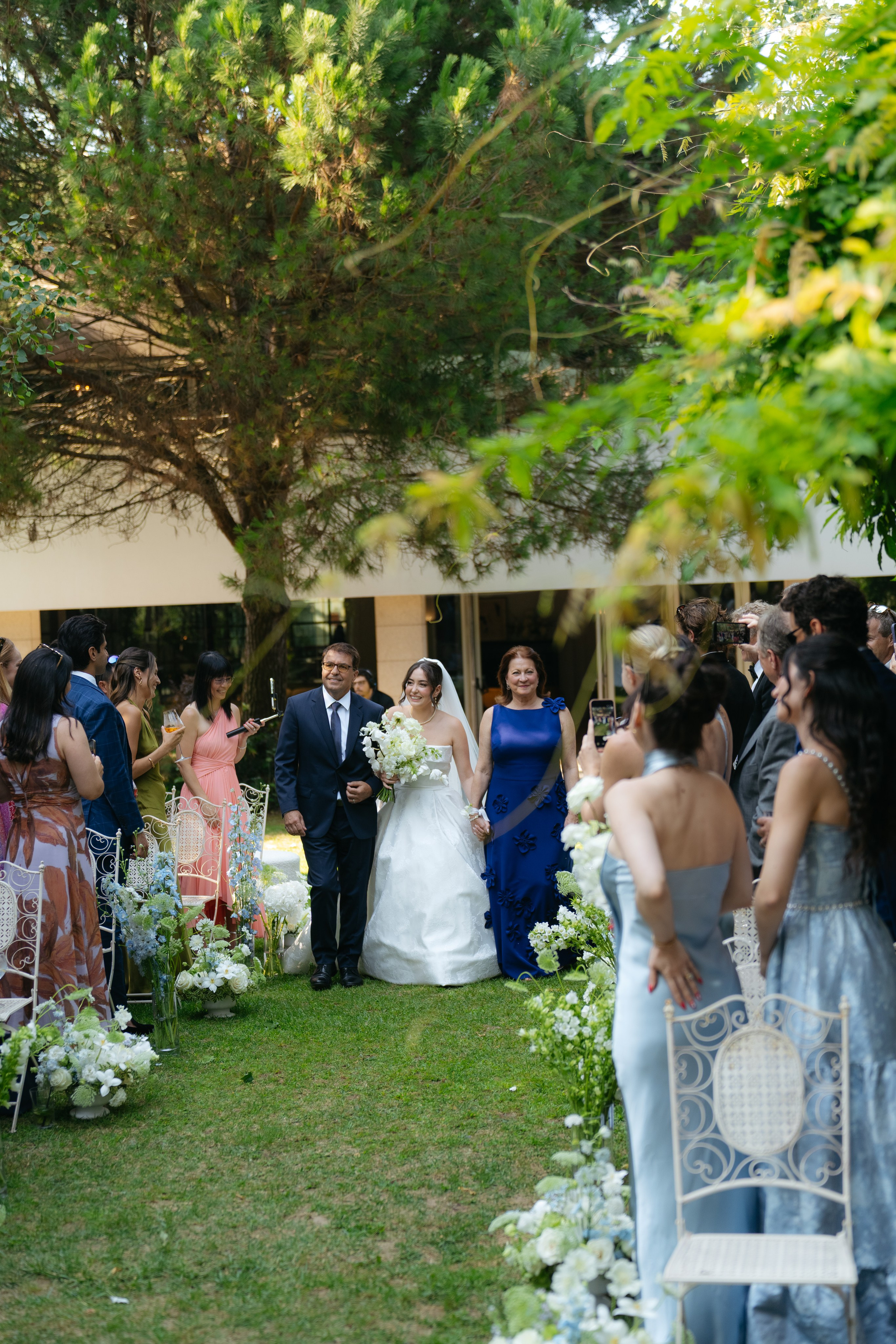 André and Gabrielle | A Timeless Garden Wedding at the Aqueduct
