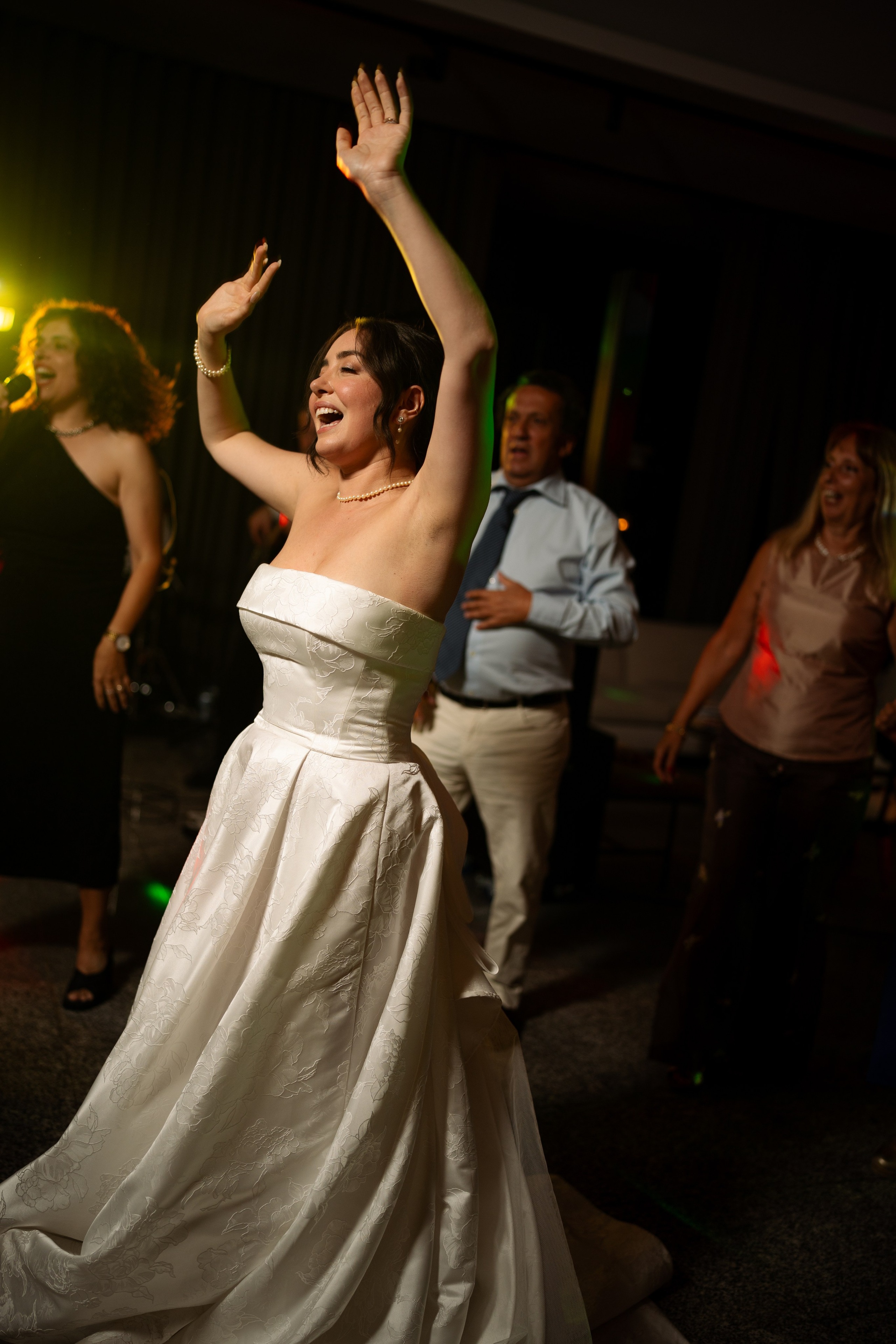 André and Gabrielle | A Timeless Garden Wedding at the Aqueduct