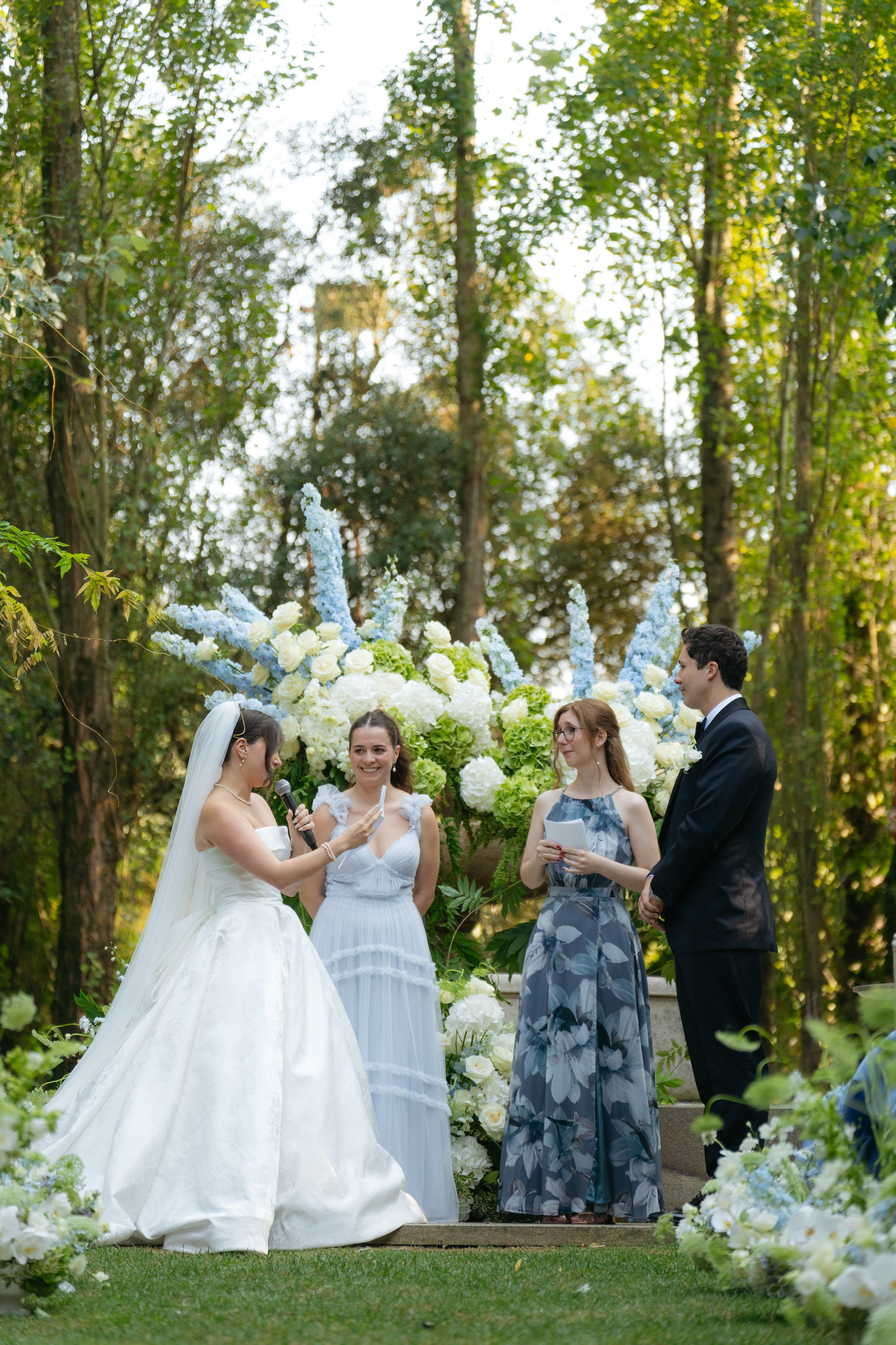 André and Gabrielle | A Timeless Garden Wedding at the Aqueduct
