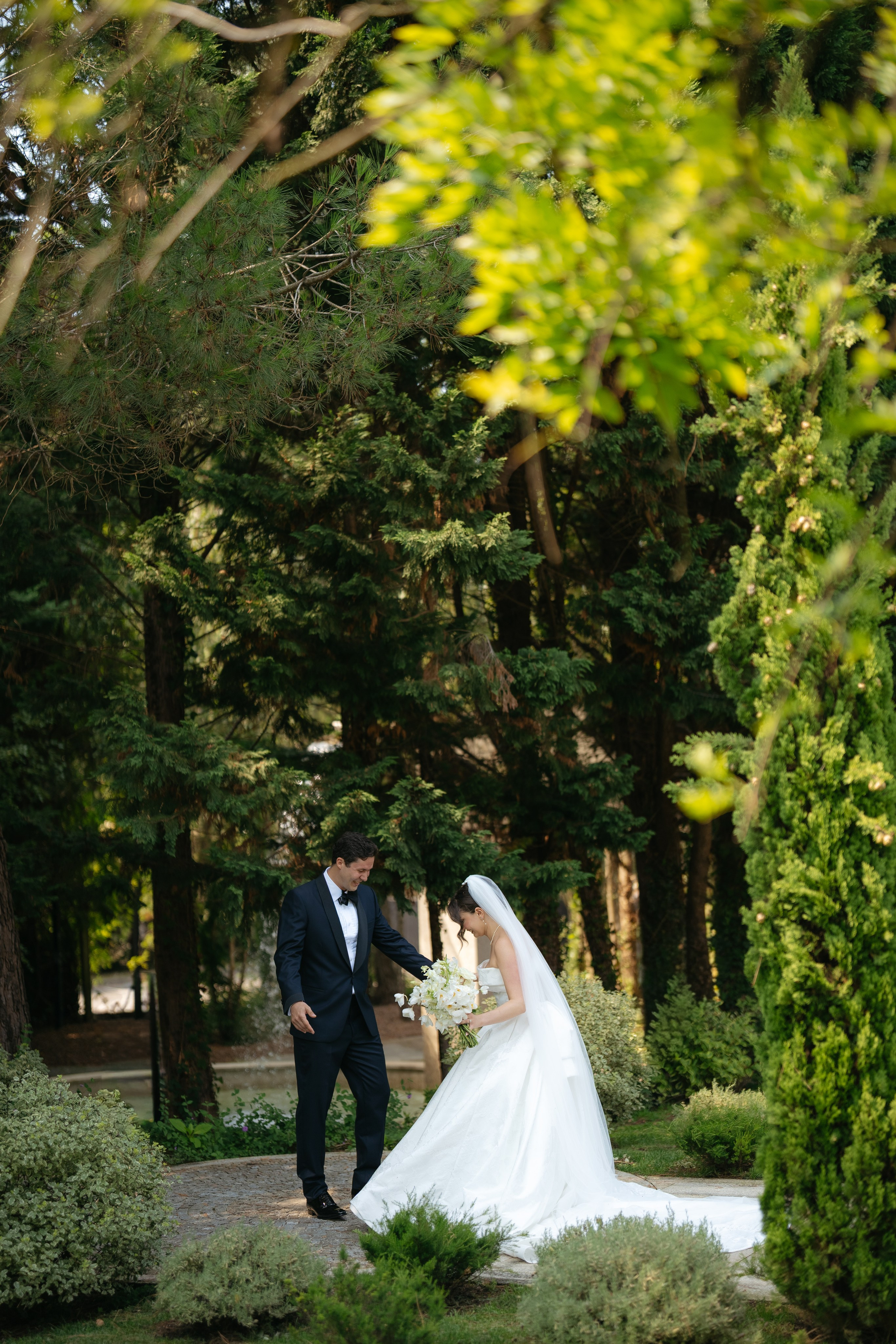 André and Gabrielle | A Timeless Garden Wedding at the Aqueduct