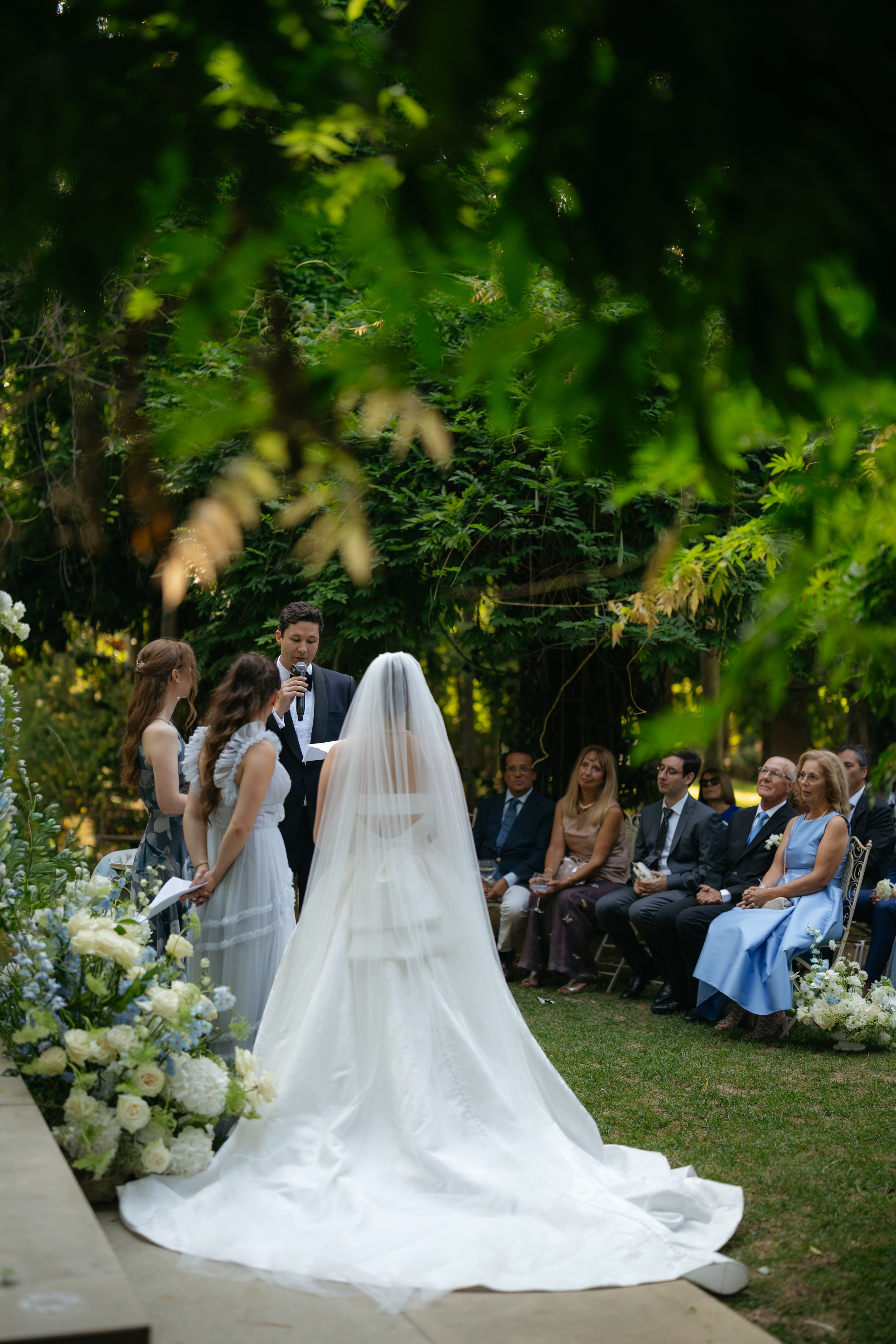 André and Gabrielle | A Timeless Garden Wedding at the Aqueduct
