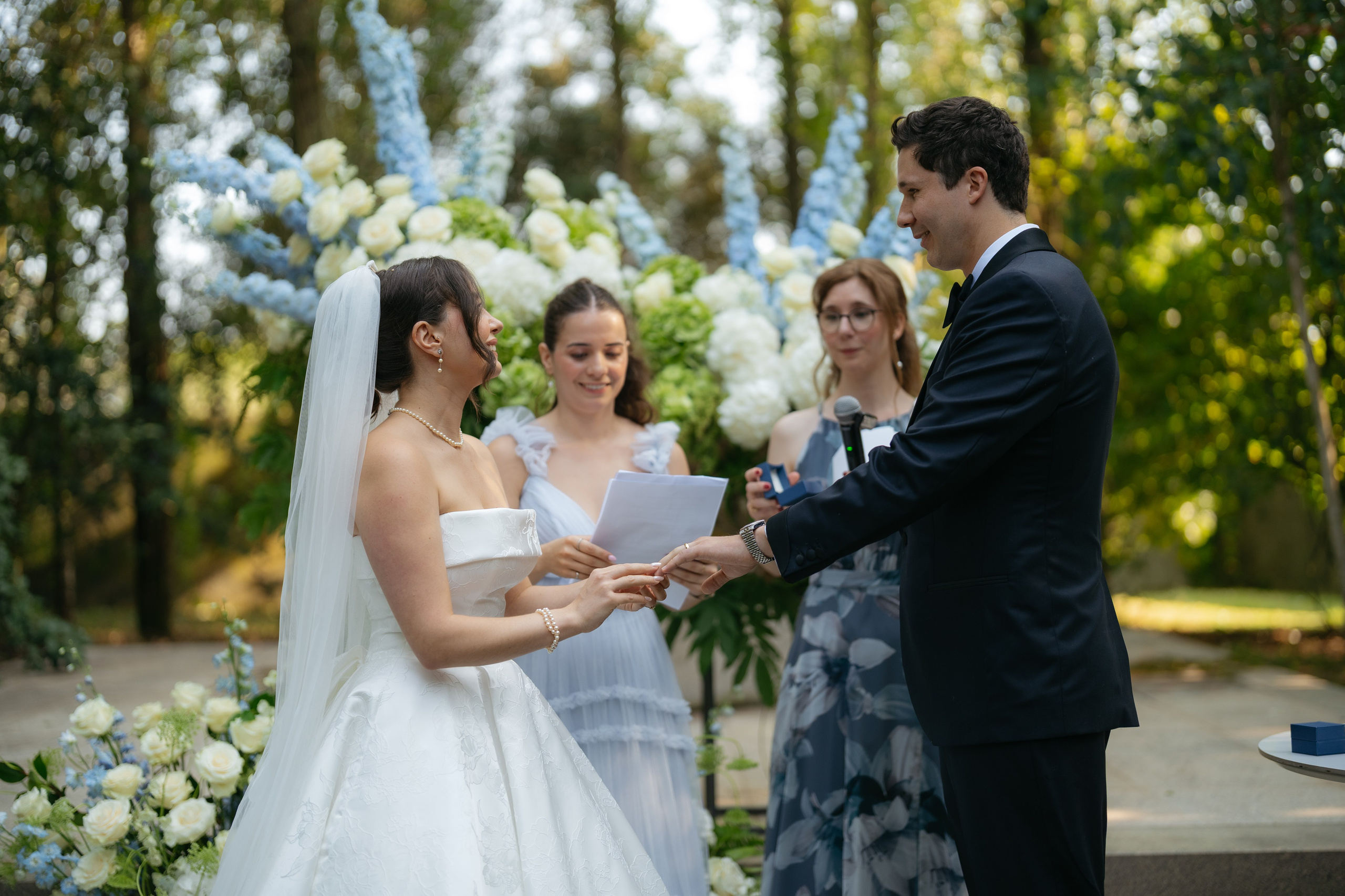 André and Gabrielle | A Timeless Garden Wedding at the Aqueduct
