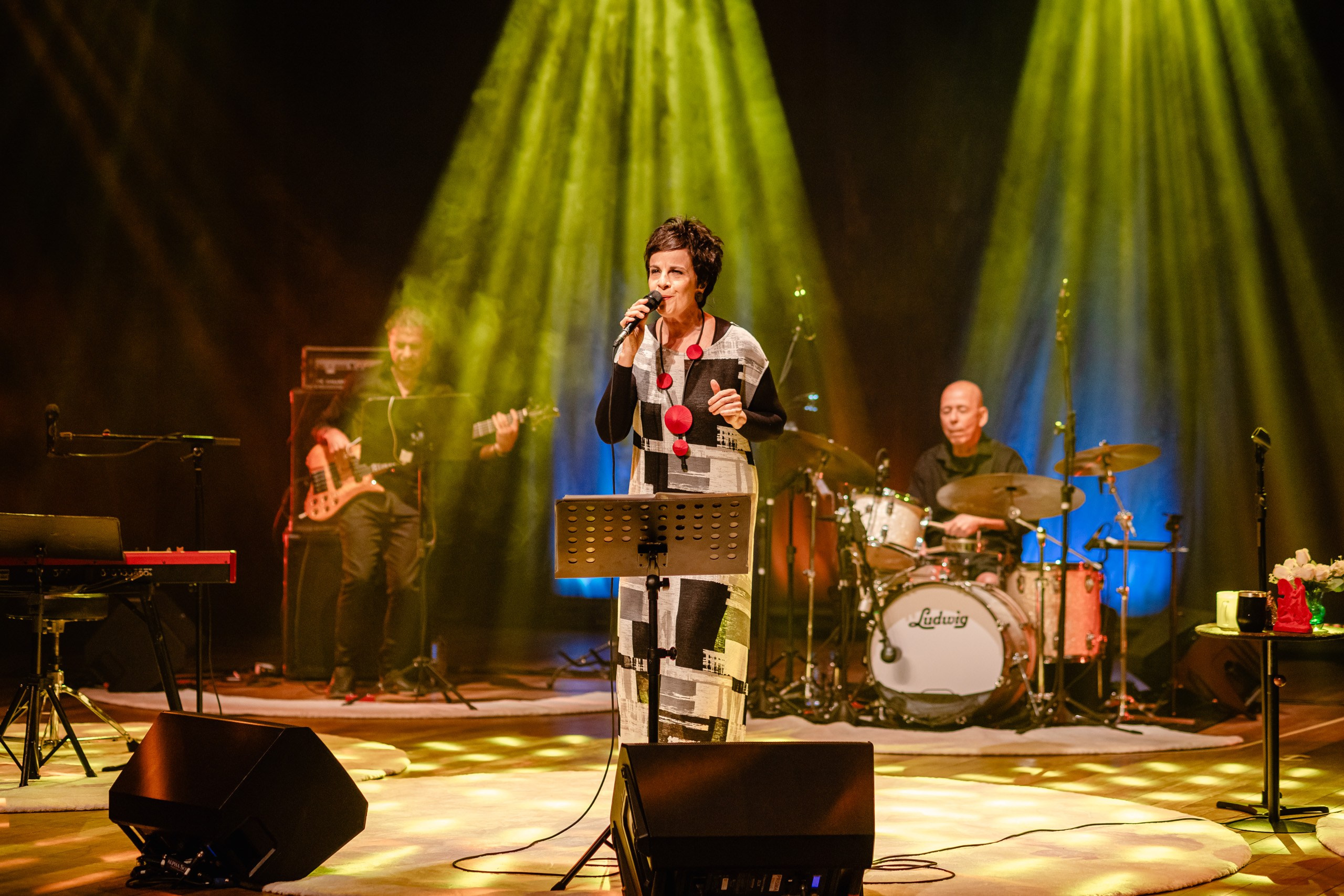 Show da cantora Leila Pinheira no Teatro Municipal de Itajaí