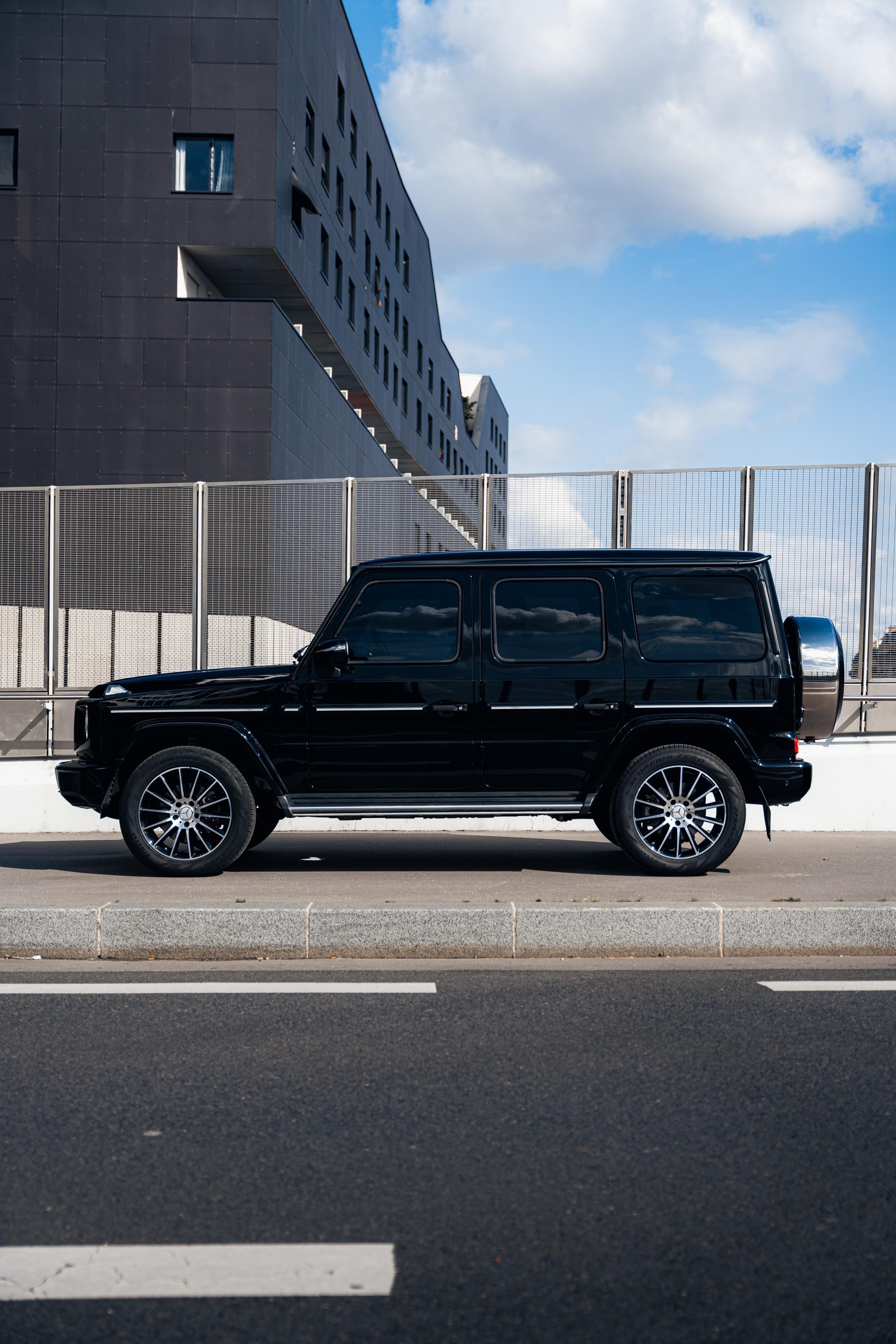 Mercedes-Benz G500. Photographer in Paris — Vitalii Motruk