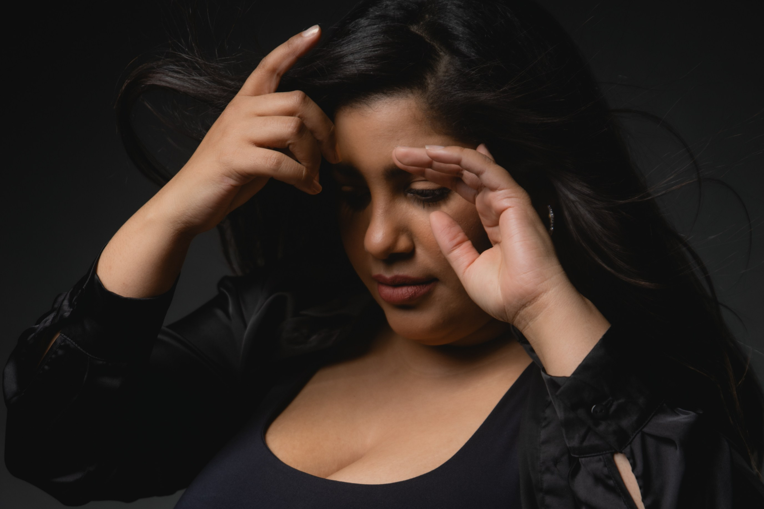 NOGLYSH. Anastasiia Antoniuk portrait, family and couple photographer, Portugal