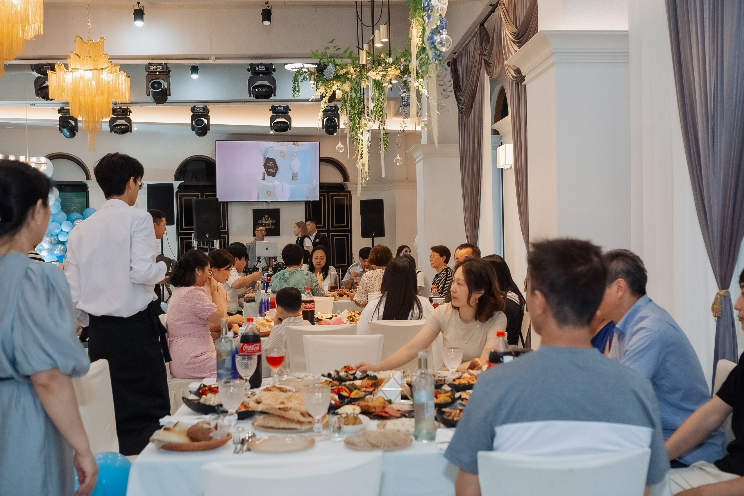 Тео дома и в ресторане. Фотограф беременности, ньюборн и годовасиков в Корее Жанна Хан
