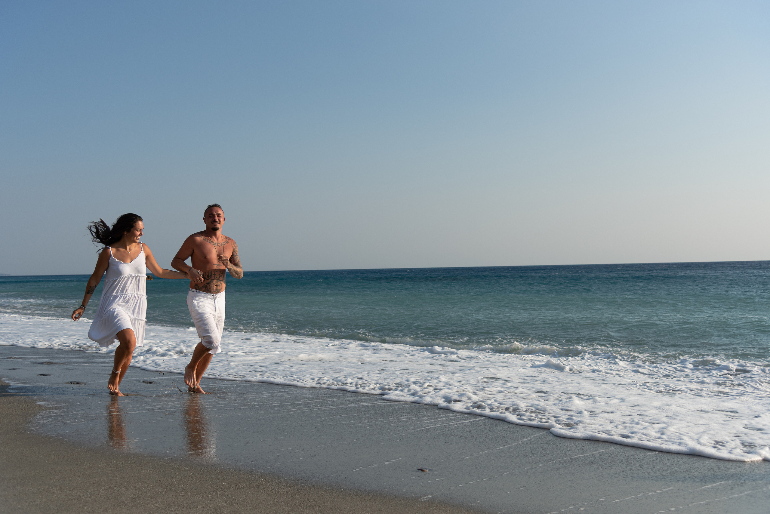Love Story. Photographer In Heraklion — Flying Dresses Photographer In Crete
