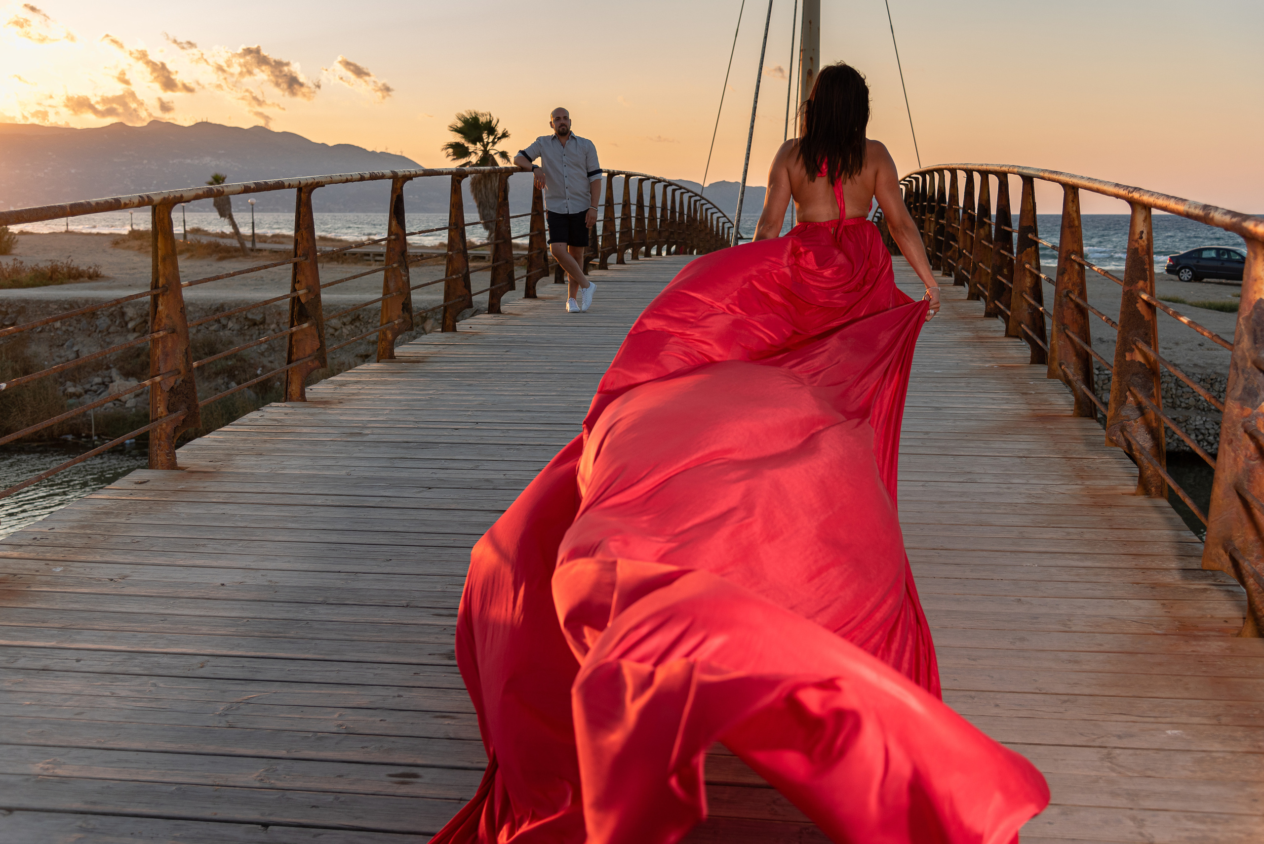 Love Story. Photographer In Heraklion — Flying Dresses Photographer In Crete