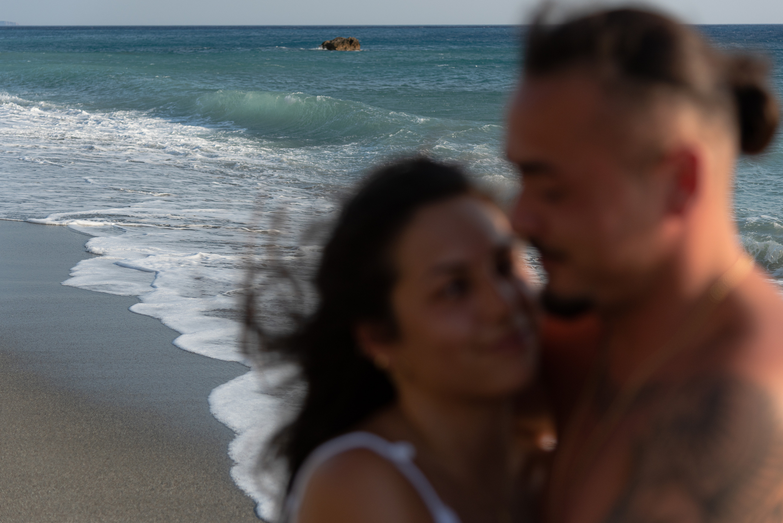 Love Story. Photographer In Heraklion — Flying Dresses Photographer In Crete