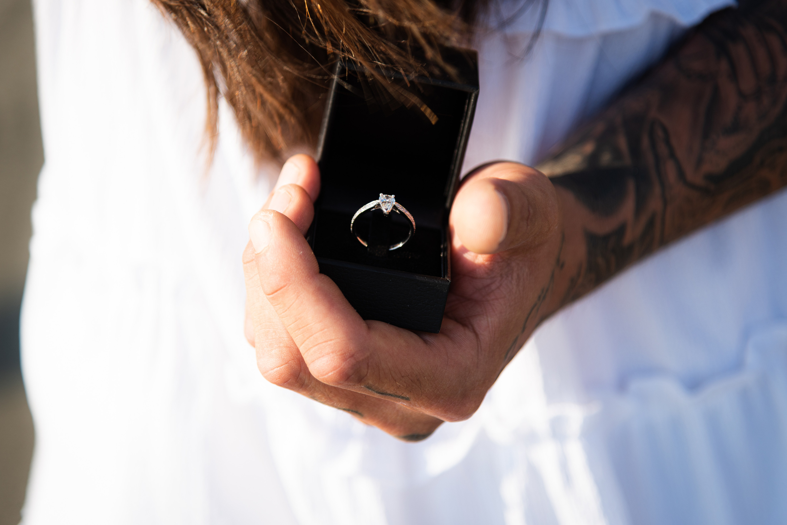 Love Story. Photographer In Heraklion — Flying Dresses Photographer In Crete