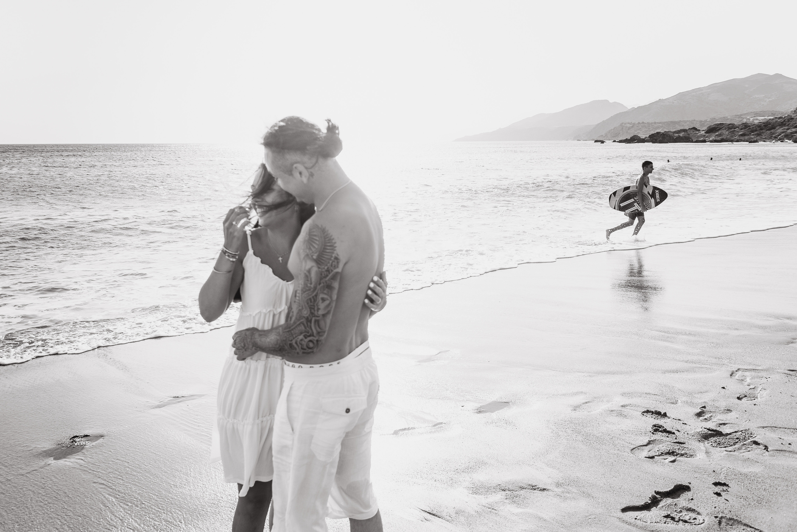 Love Story. Photographer In Heraklion — Flying Dresses Photographer In Crete