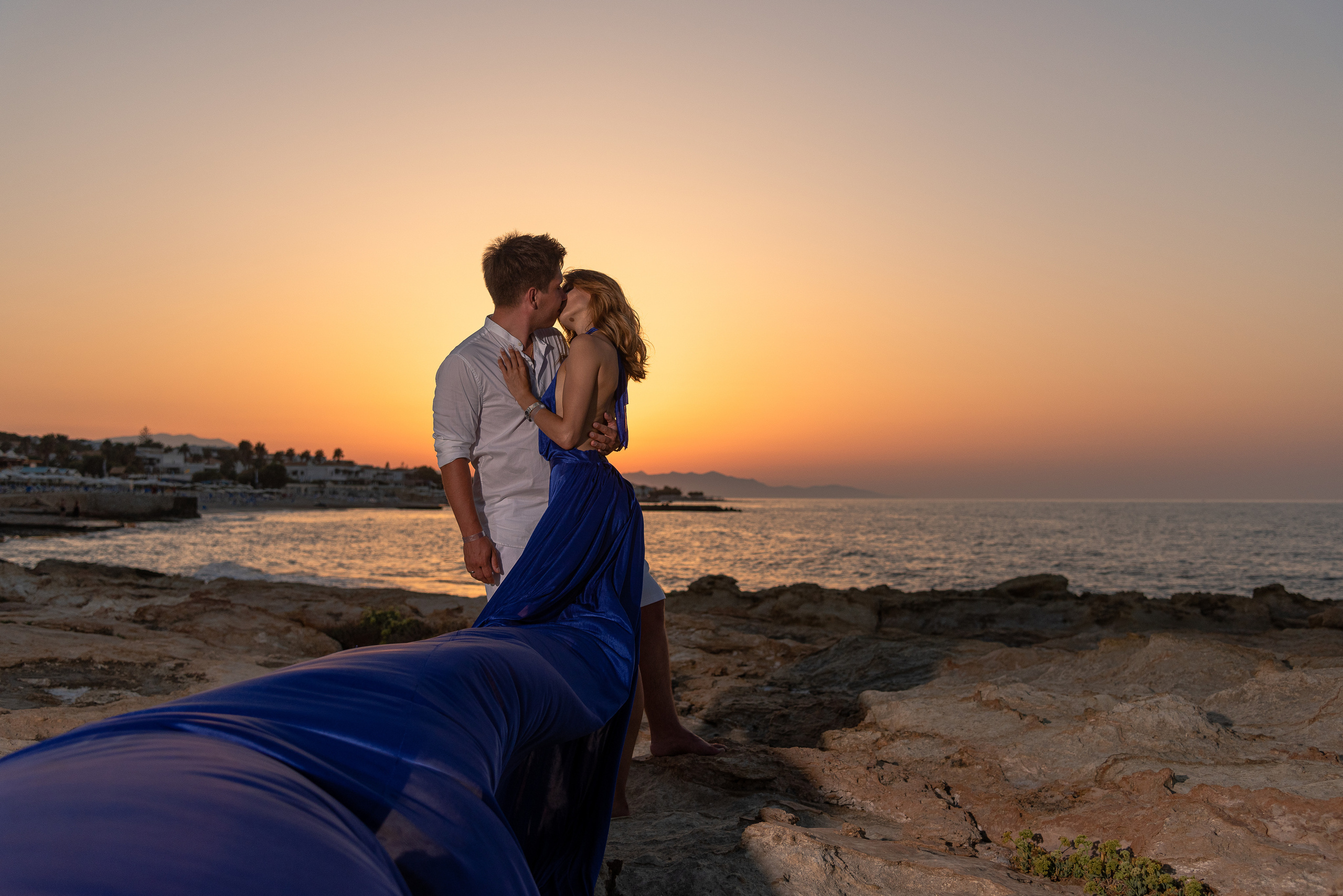 Love Story. Photographer In Heraklion — Flying Dresses Photographer In Crete