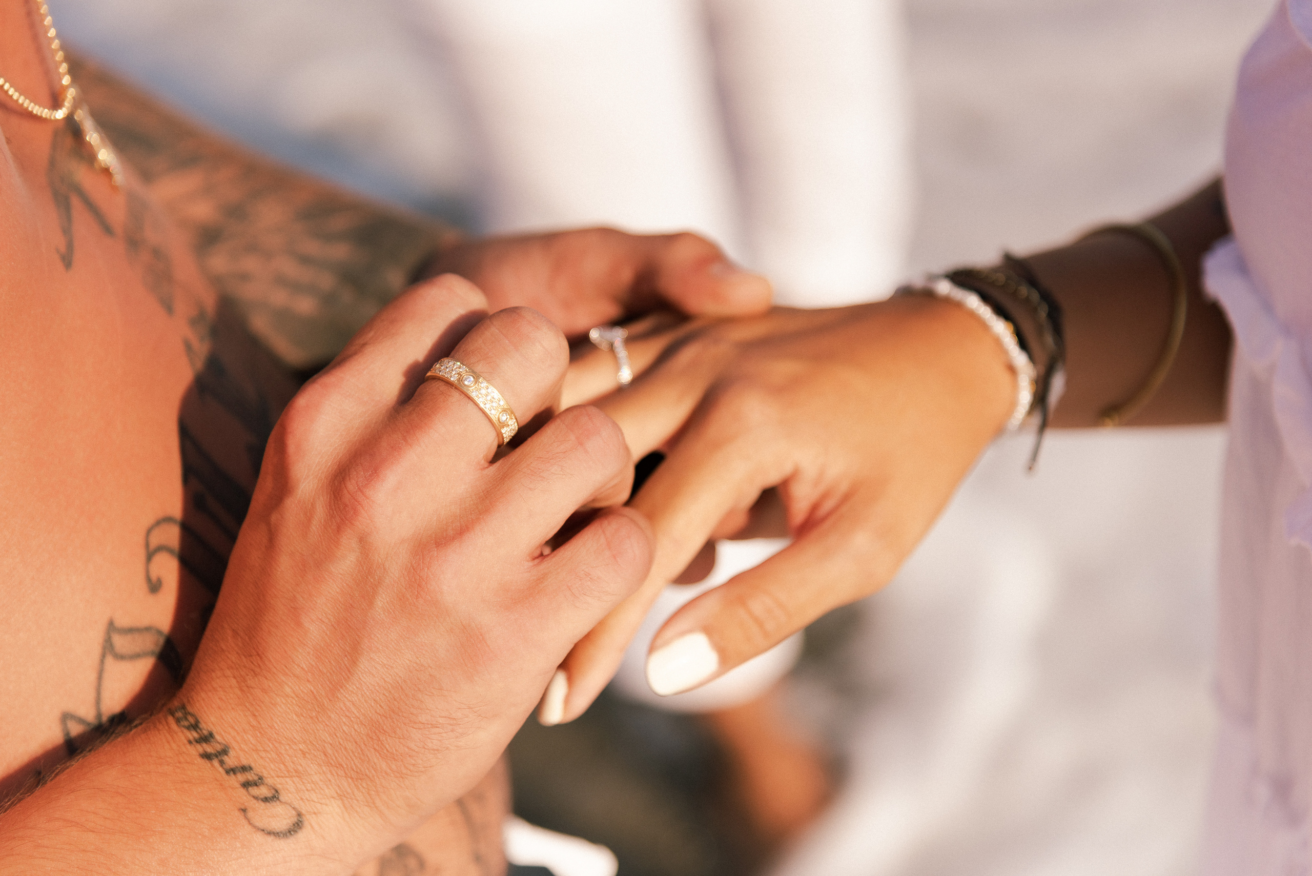 Love Story. Photographer In Heraklion — Flying Dresses Photographer In Crete
