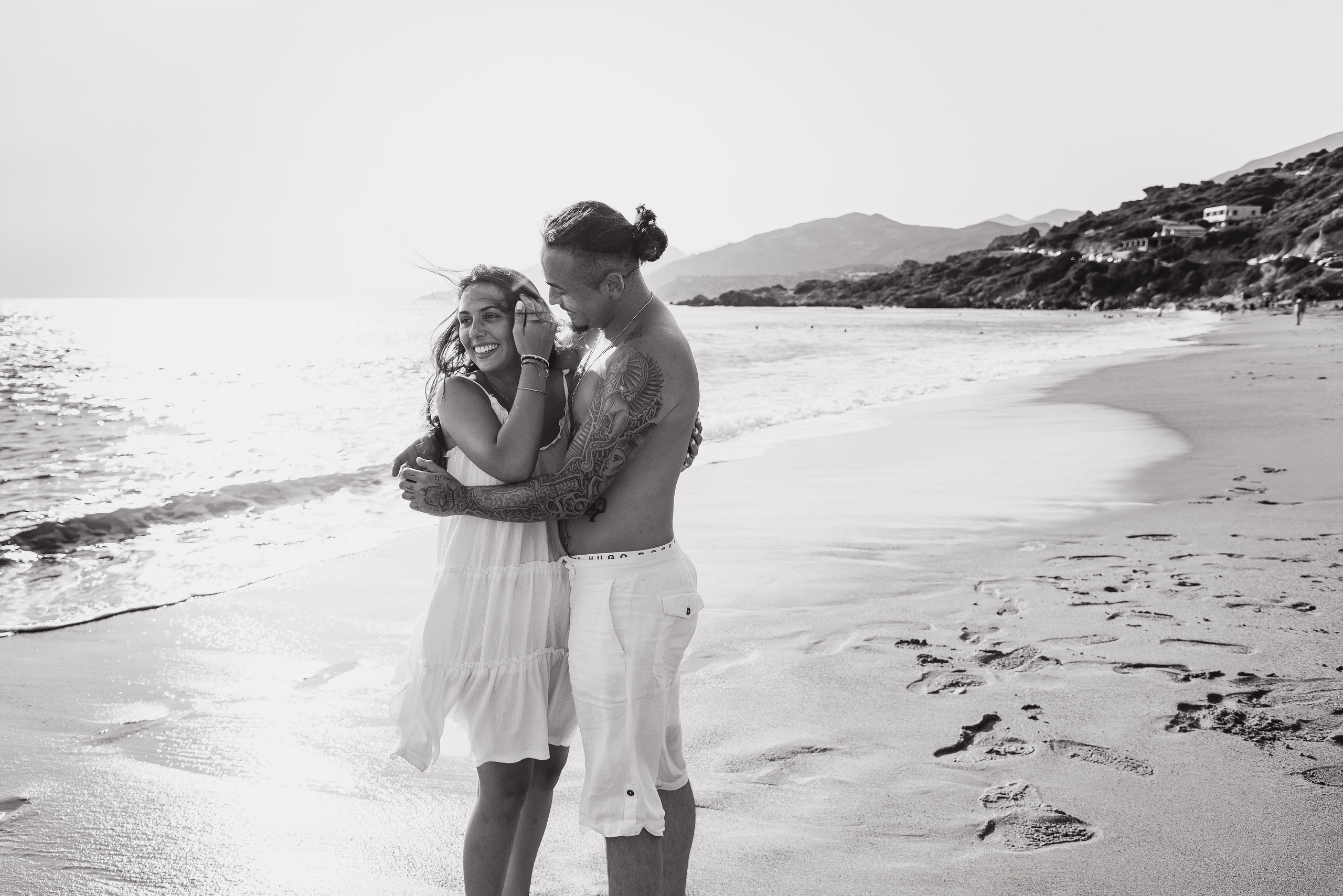Love Story. Photographer In Heraklion — Flying Dresses Photographer In Crete
