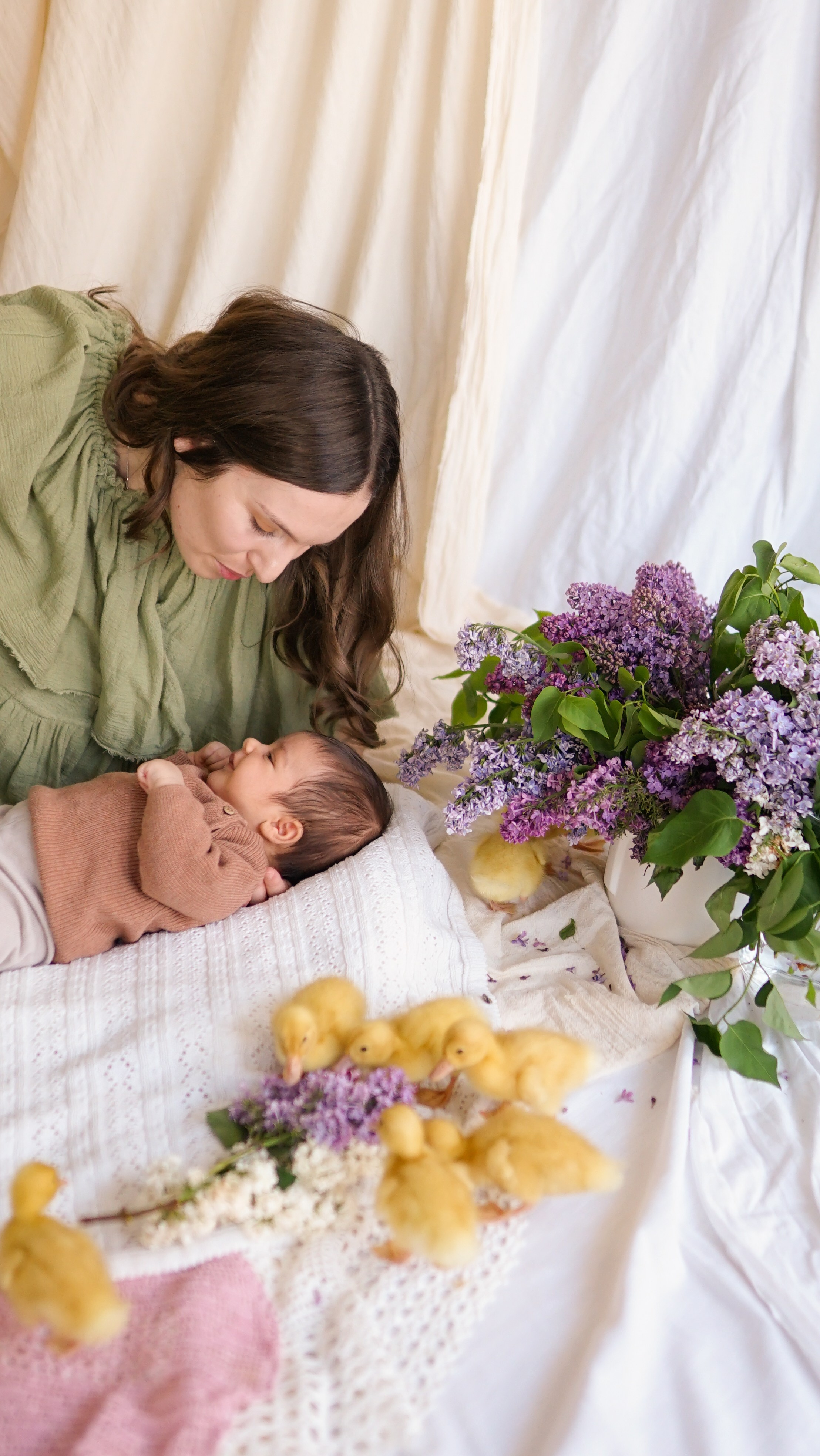 Ședințe Foto de Paște Brașov: Gălbenuș | Mădălina Beda. Madalina Beda- Artist vizual, fotograf, doula la nastere, consultant babywearing Brasov si in toata tara