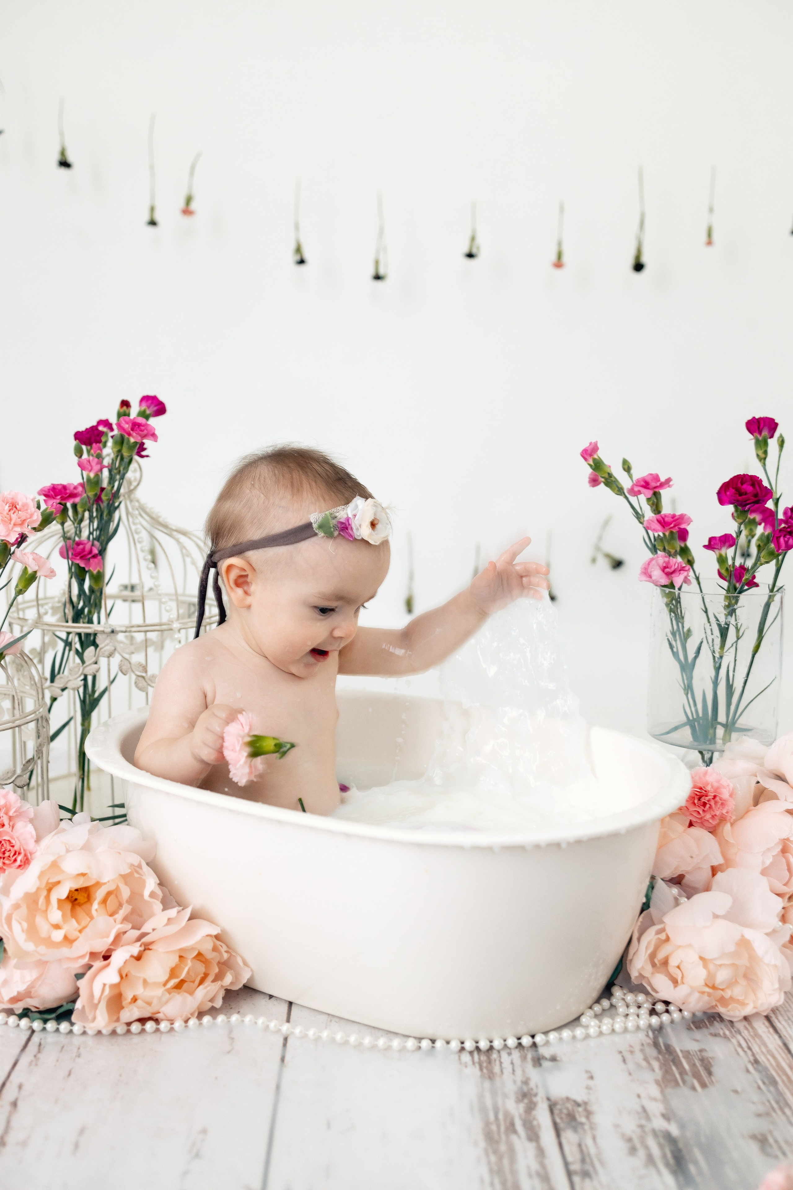 Milk bath. Anaeliseevaphoto.com