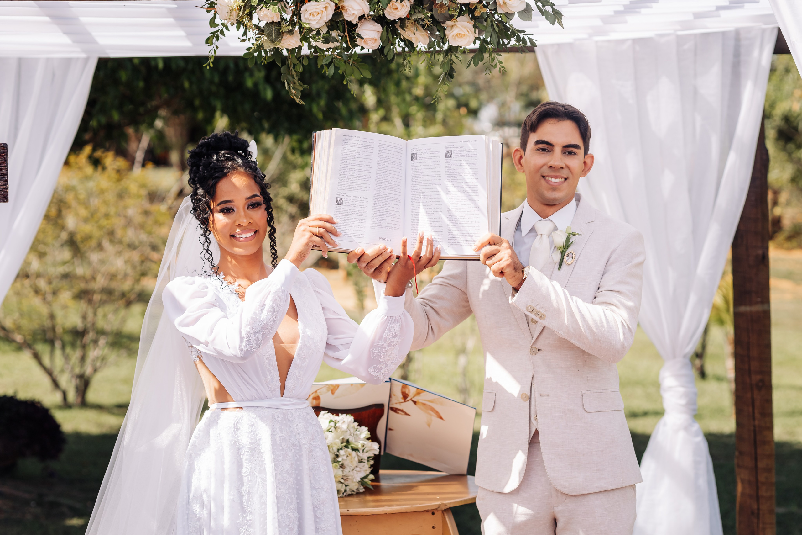 Kênia e Gabriel. Fotografia de casamento e ensaios | Montes Claros/MG