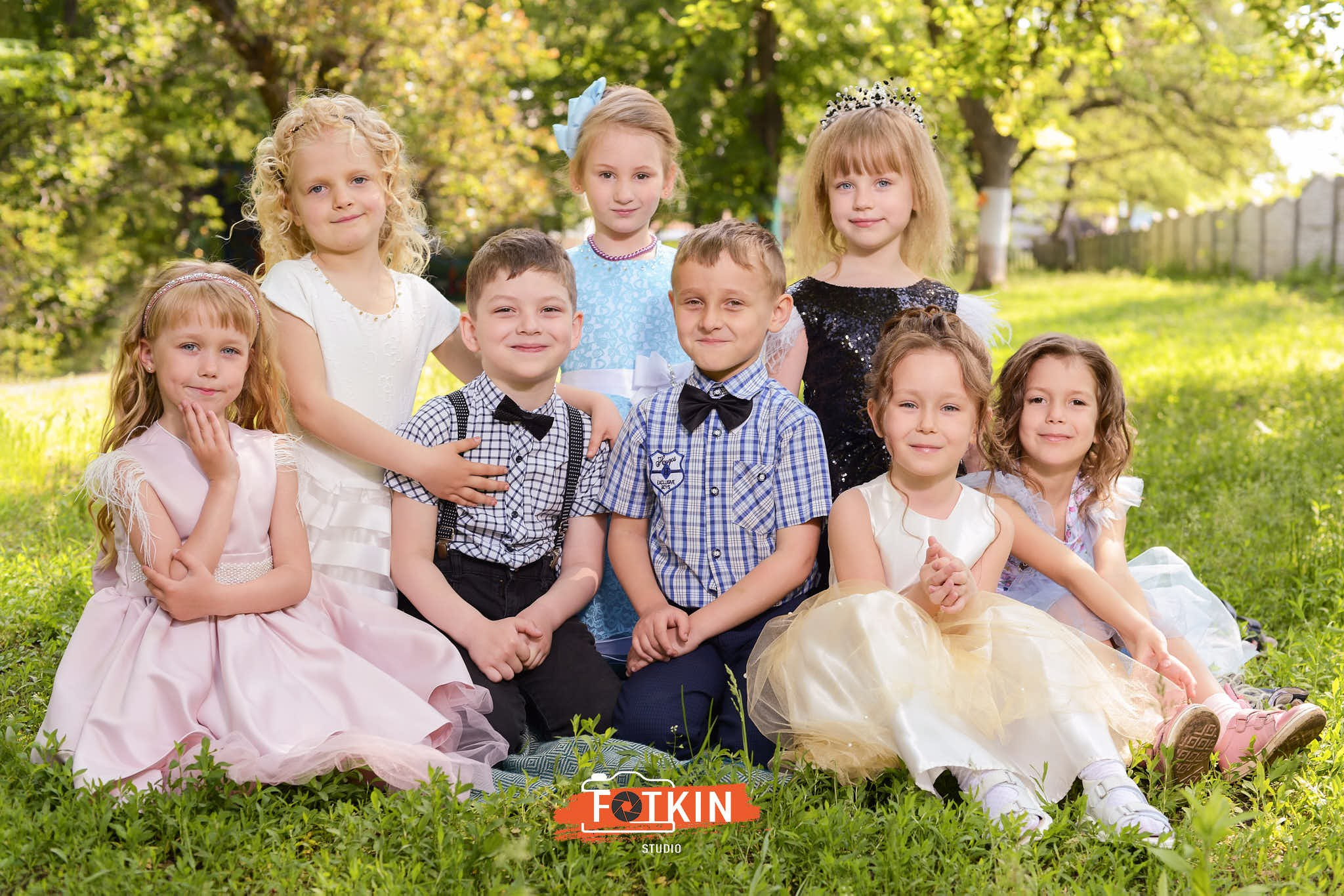 Випускний альбом в дитячому садку на замовлення Київ. Випускні альбоми фотокниги Київ та Дніпро