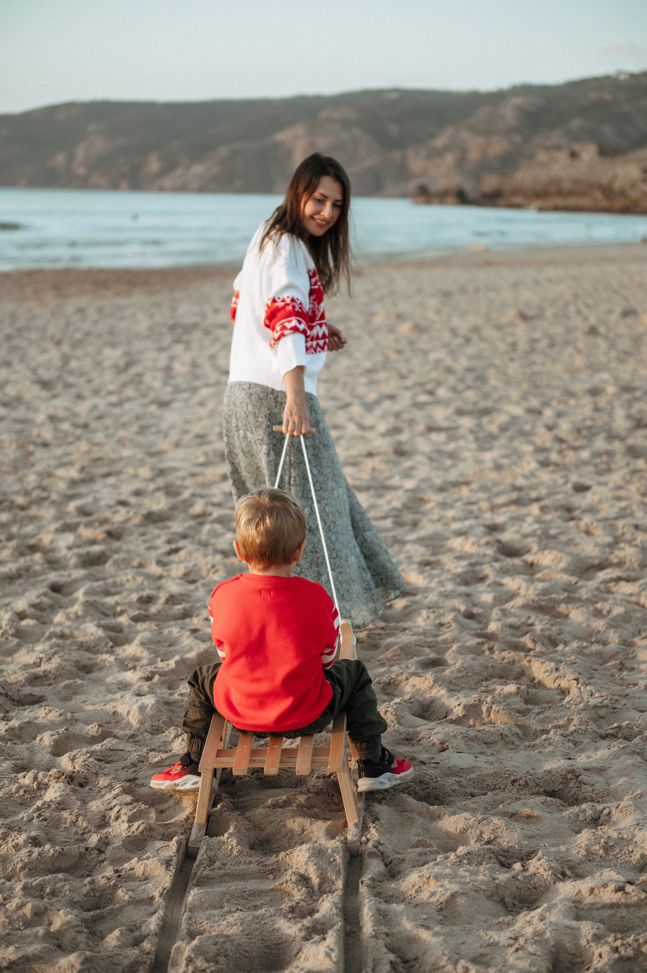 Family Christmas photoshoot on the beach in Portugal. Ваш фотограф в Лиссабоне — Анна Белова
