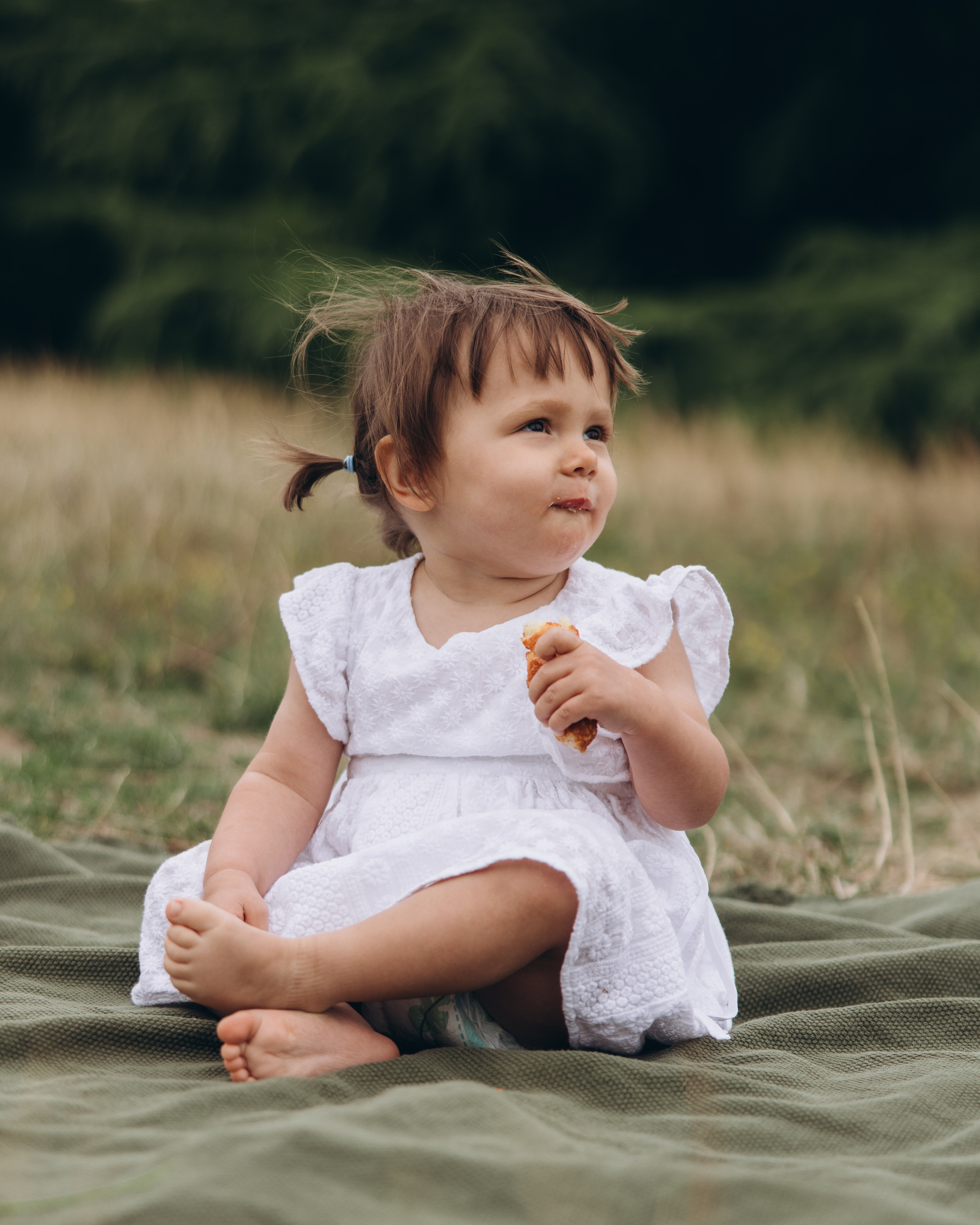 Milena with parents (Greenwich Park). Anastasia Klink, Photographer in London