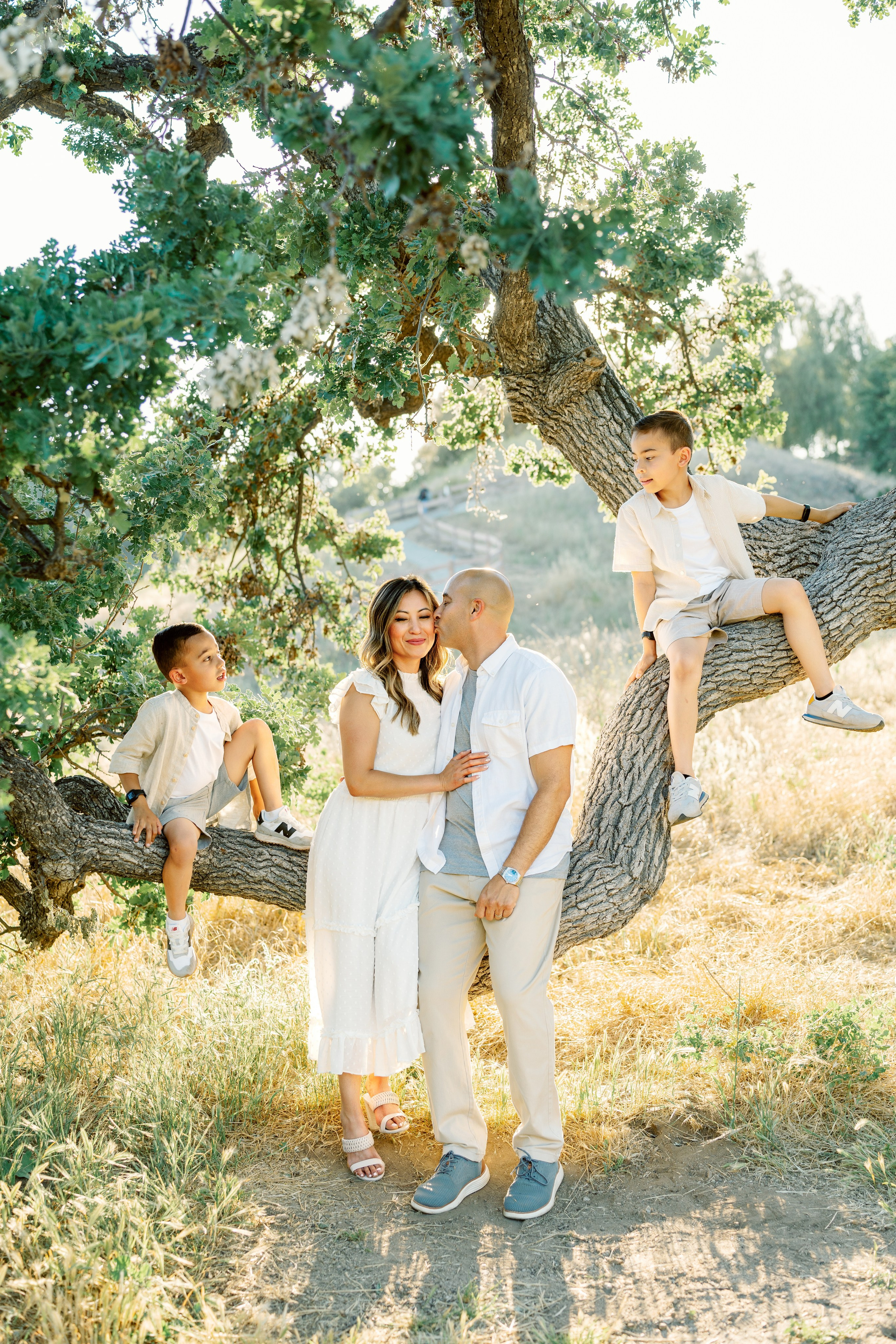 California, Los Angeles, Santa Clarita Family Photoshoot. Wedding Photography & Videography Team in California, Los Angeles, San Francisco, San Diego and Travel